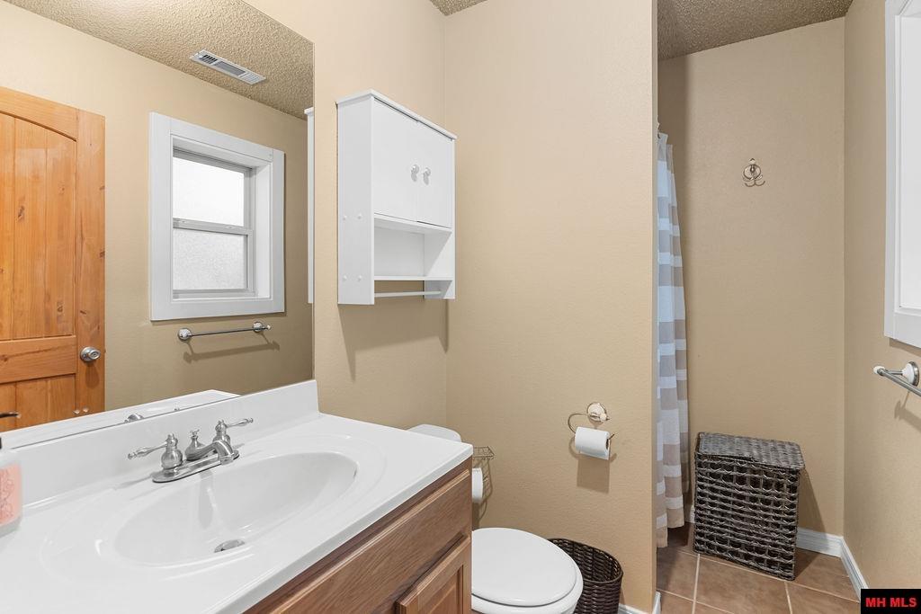 1229 BUFORD SPUR