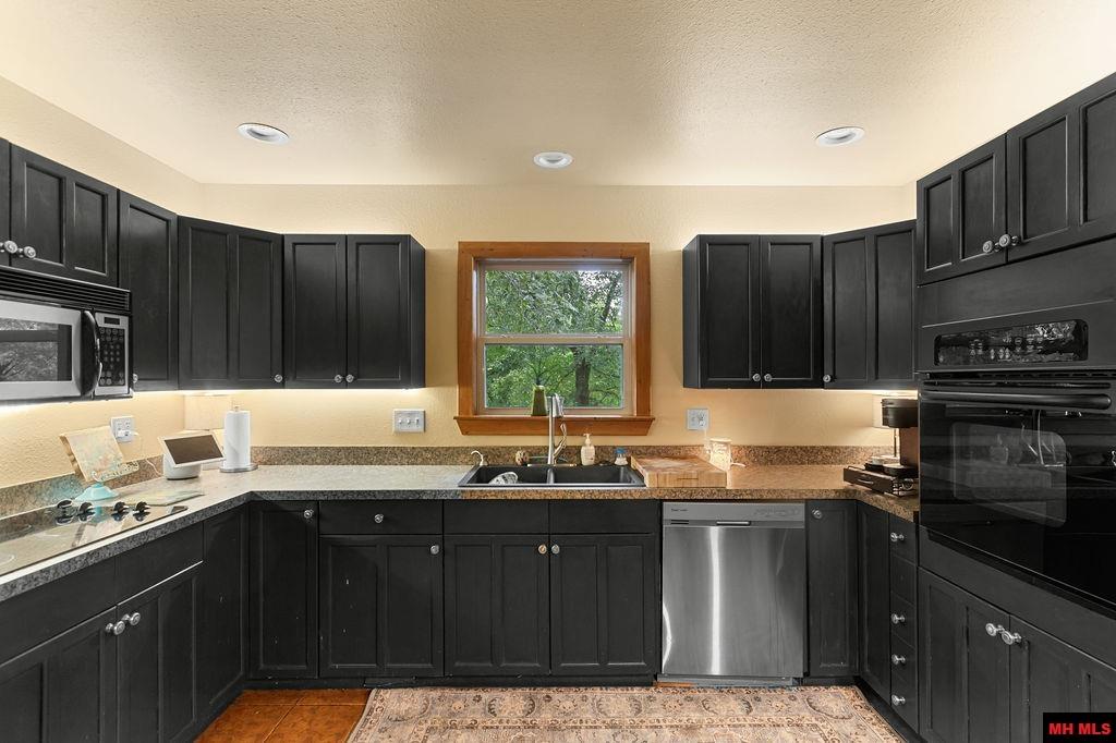 1229 BUFORD SPUR