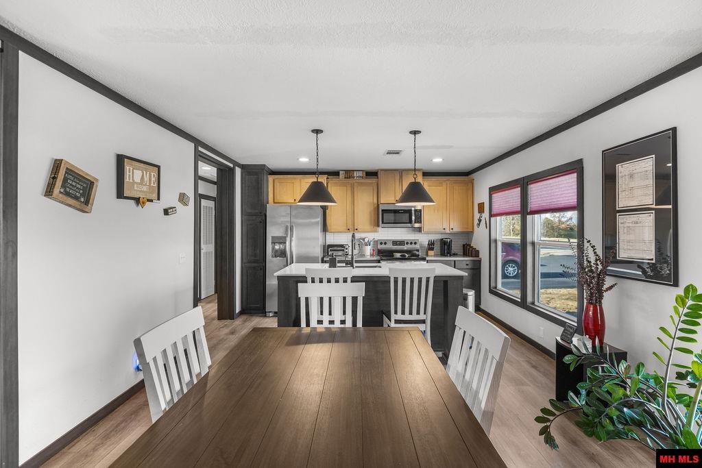 376 PEBBLECREEK DRIVE