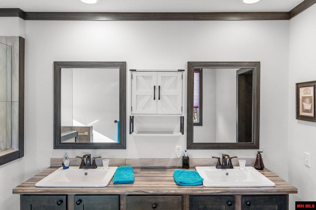 376 PEBBLECREEK DRIVE