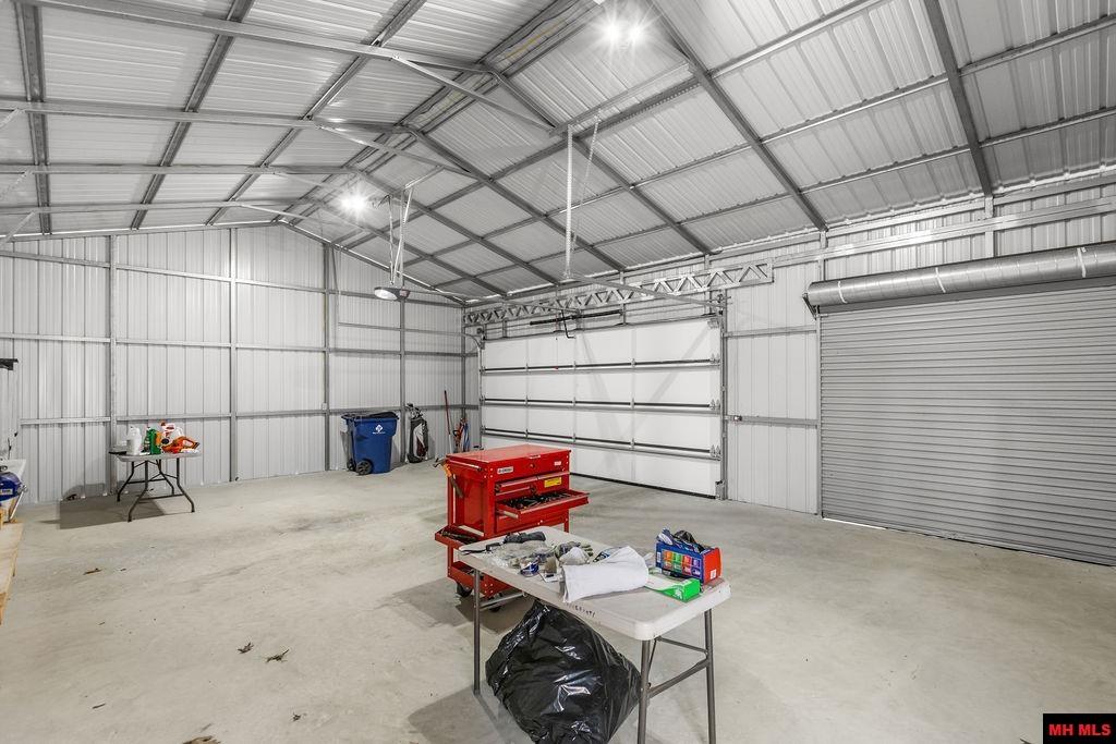 376 PEBBLECREEK DRIVE