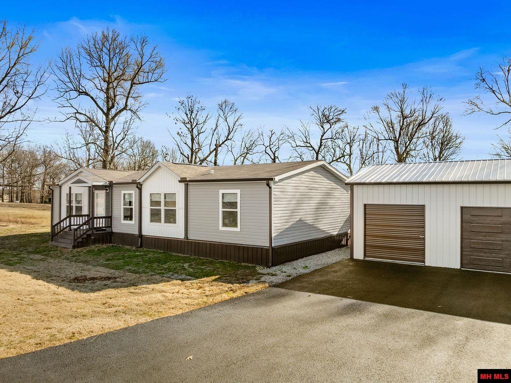 376 PEBBLECREEK DRIVE