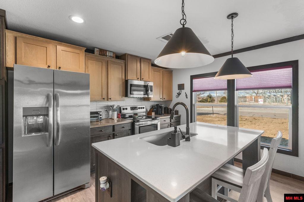 376 PEBBLECREEK DRIVE