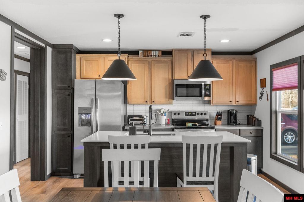 376 PEBBLECREEK DRIVE