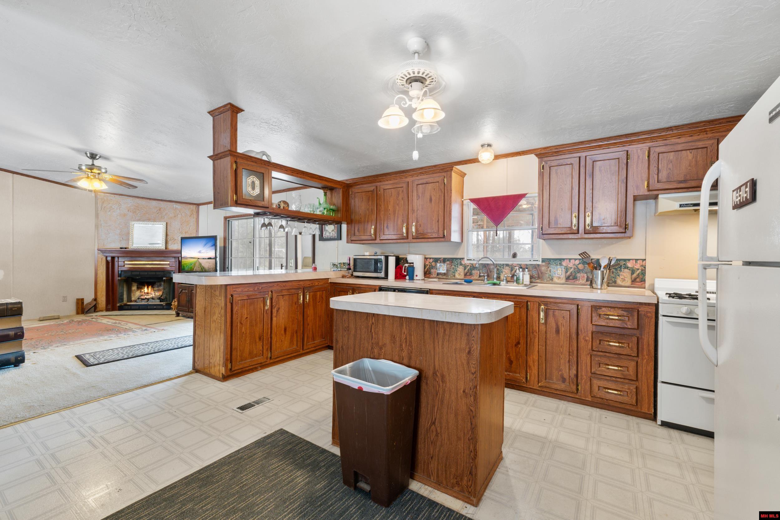 2555 BUZZARD ROOST ROAD