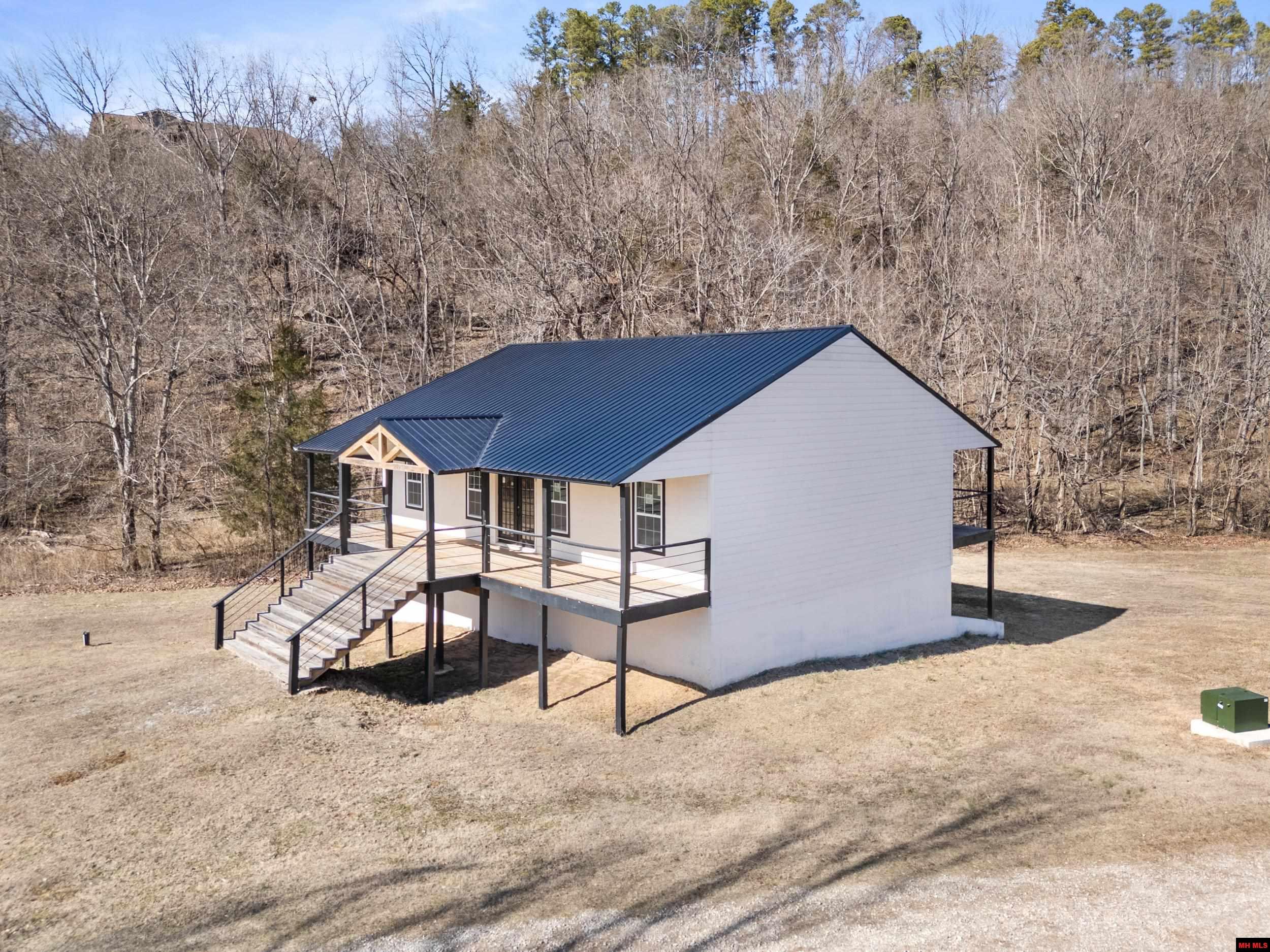 304 CROCKET LANE