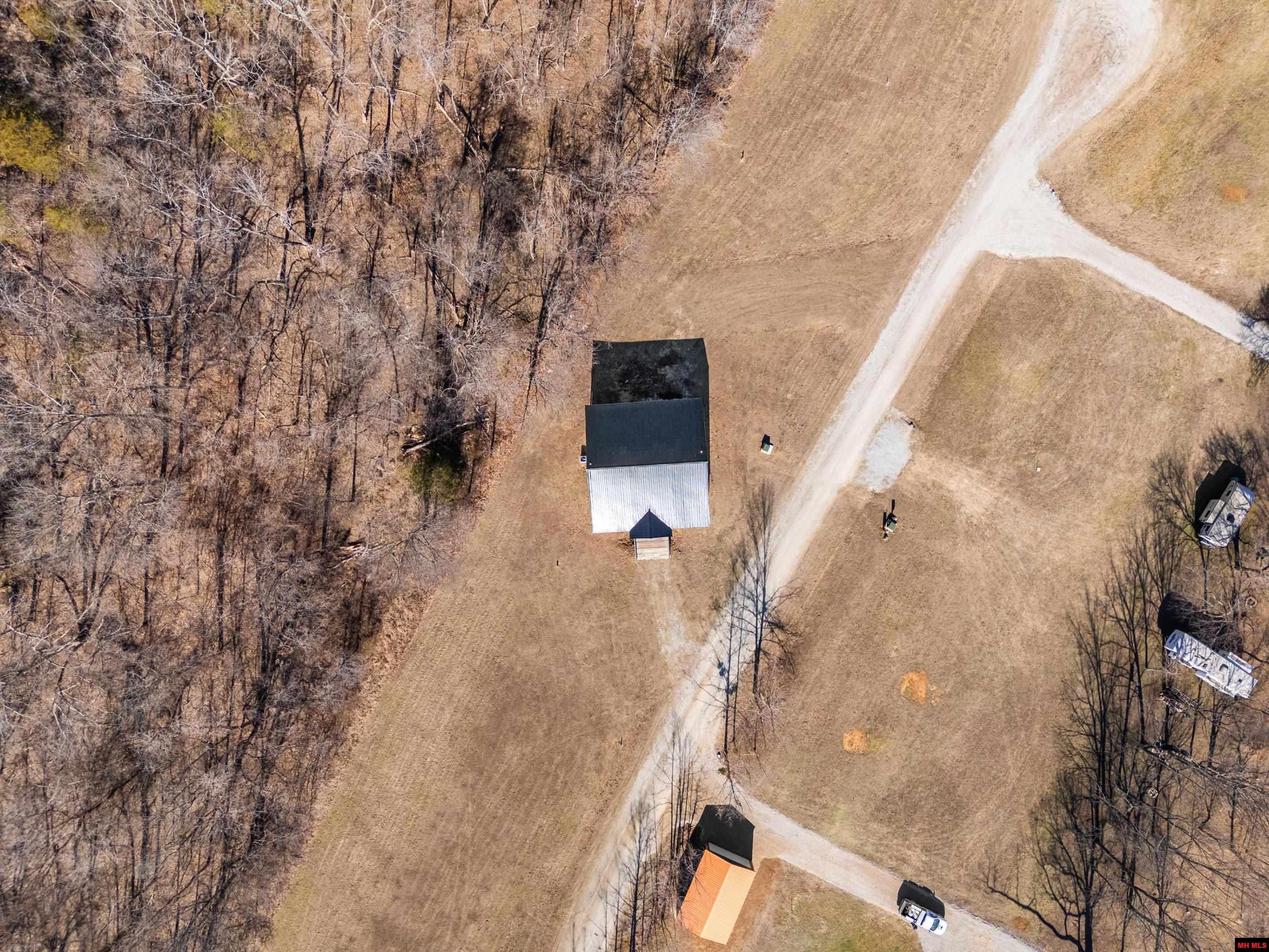 304 CROCKET LANE