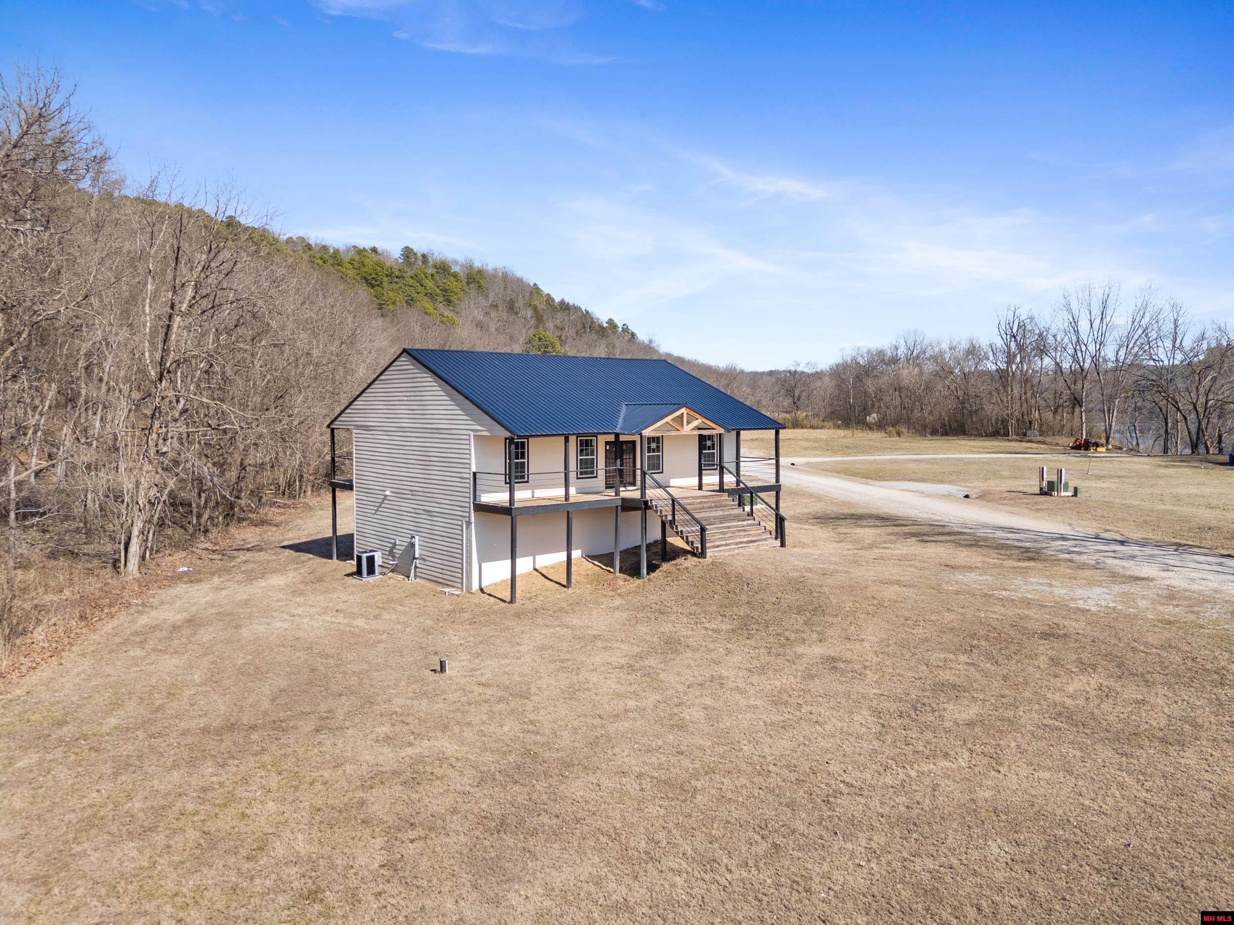 304 CROCKET LANE