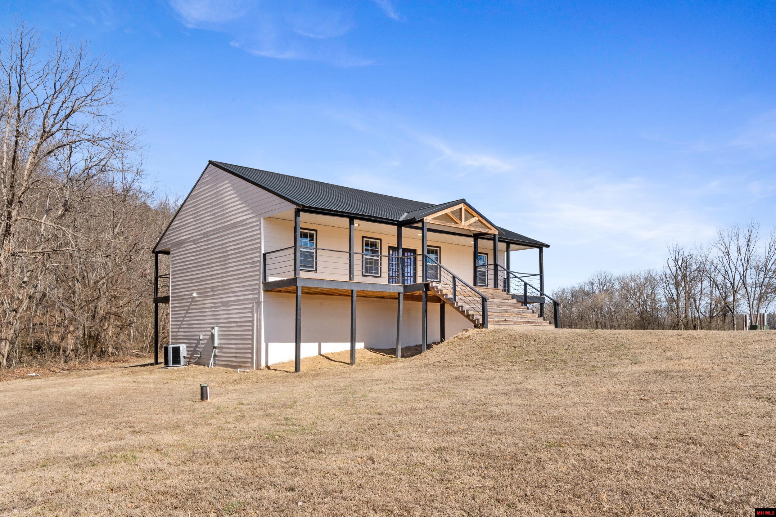 304 CROCKET LANE
