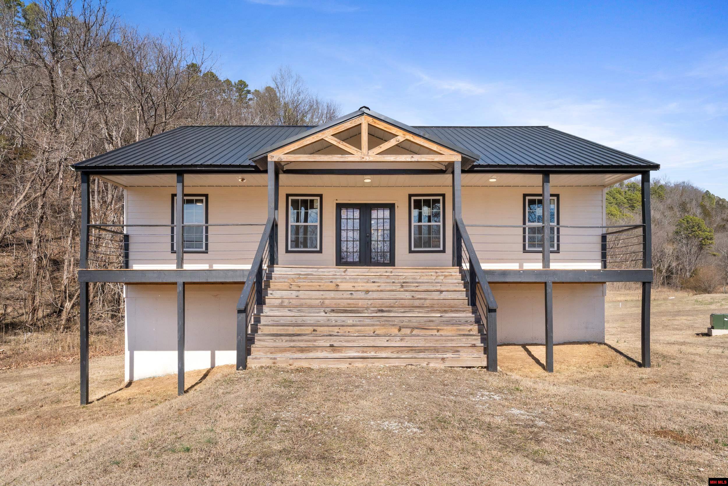 304 CROCKET LANE