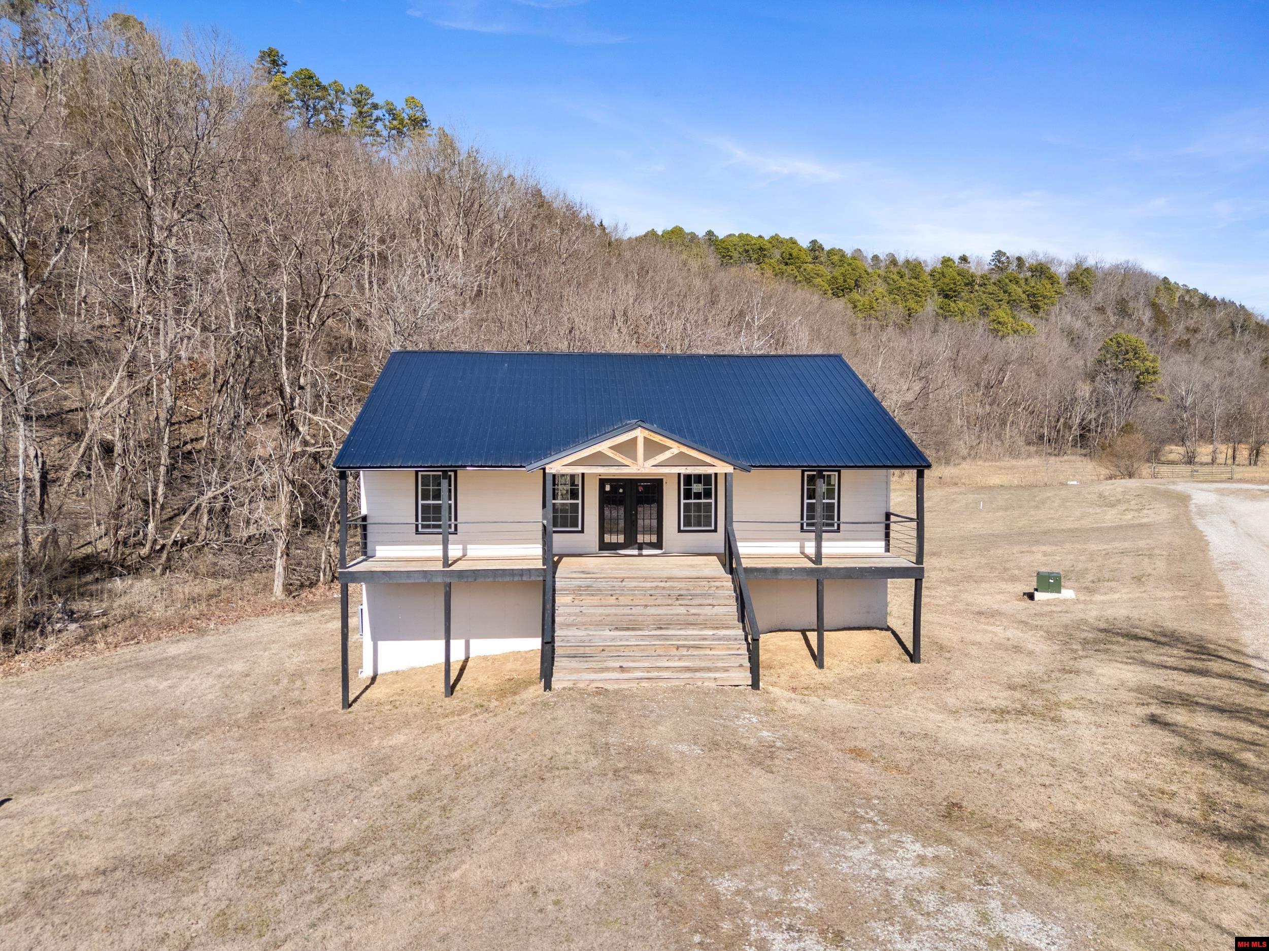304 CROCKET LANE