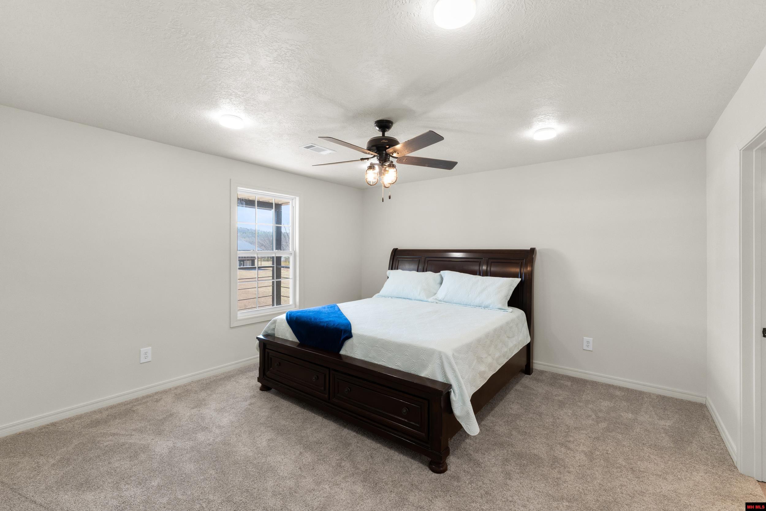 304 CROCKET LANE