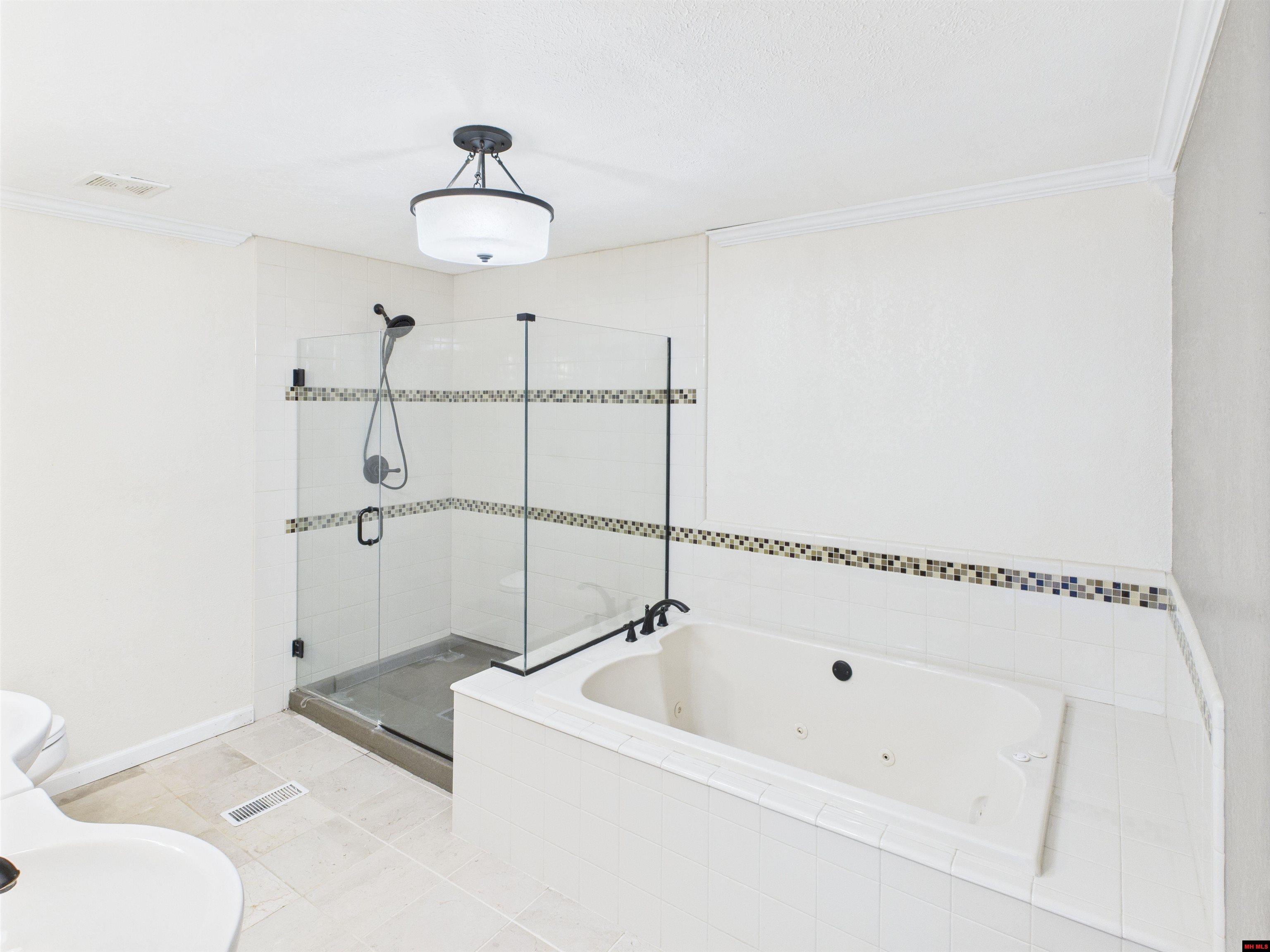 1138 MEADOWCREST DRIVE