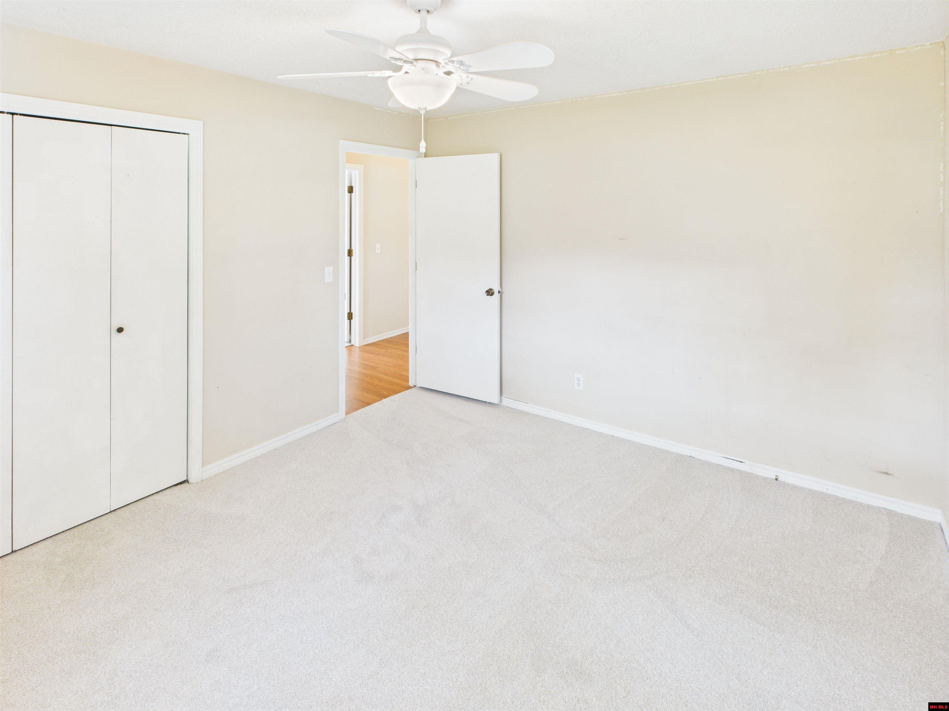 1138 MEADOWCREST DRIVE