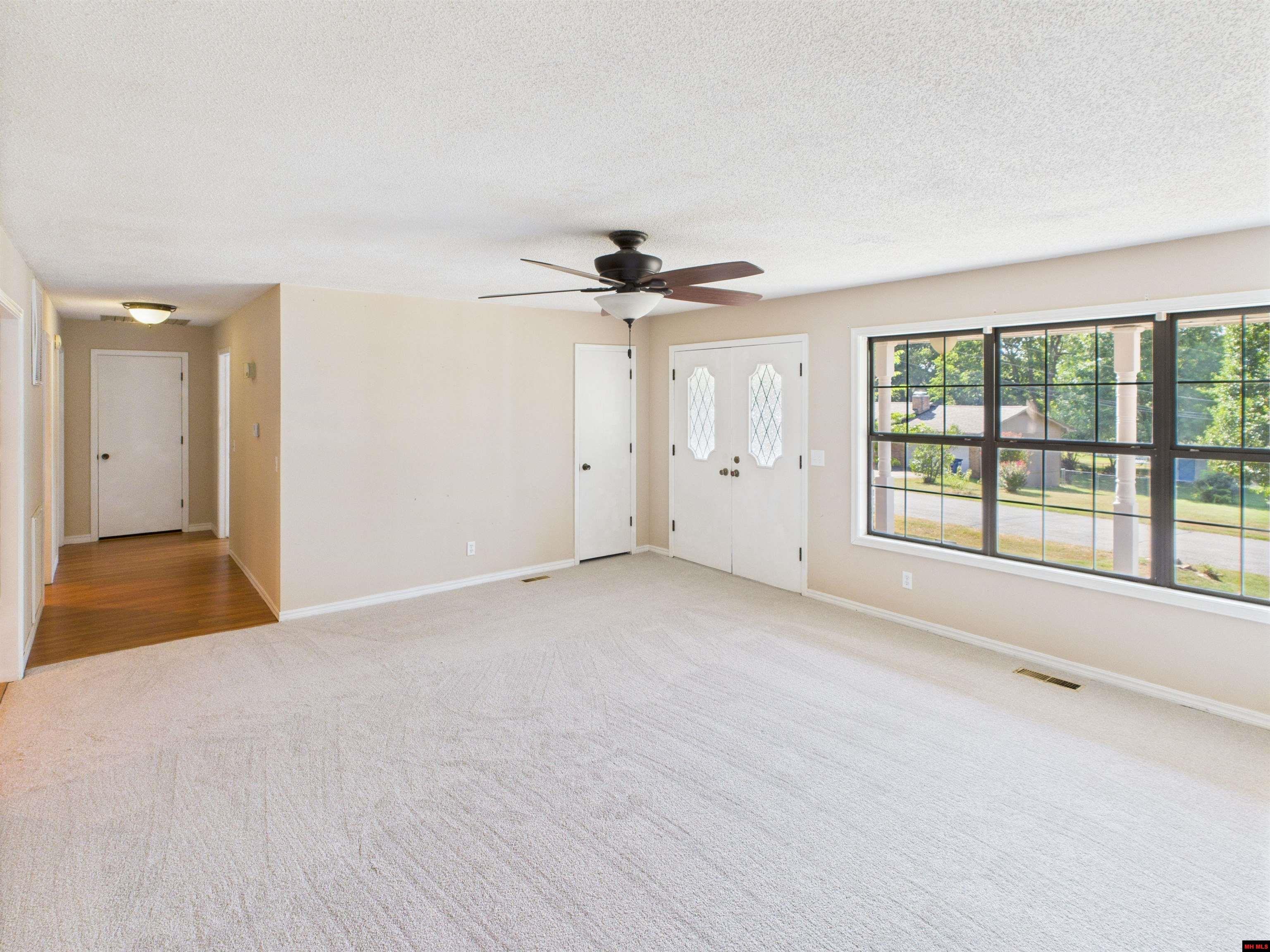 1138 MEADOWCREST DRIVE