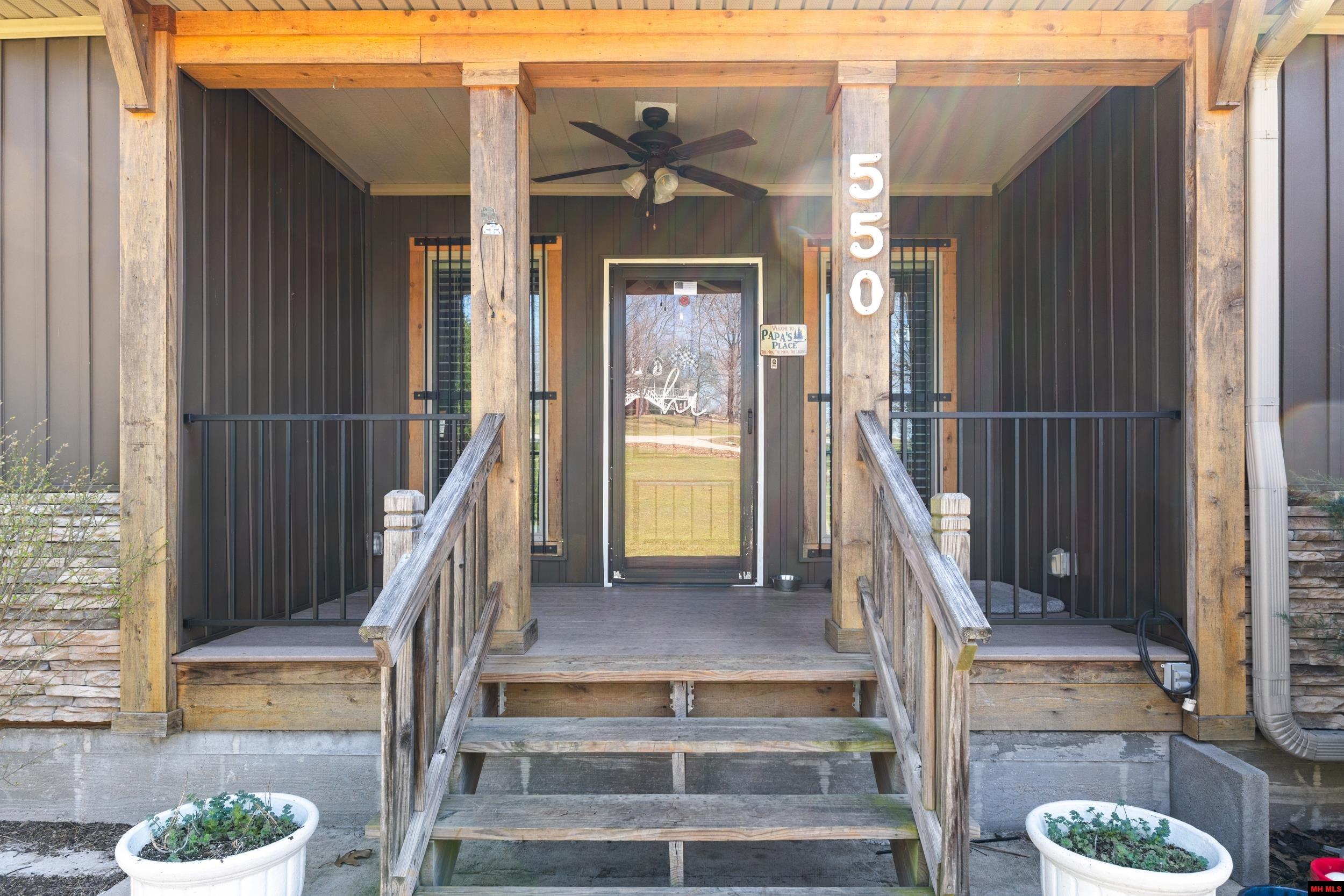 550 PEBBLECREEK DRIVE