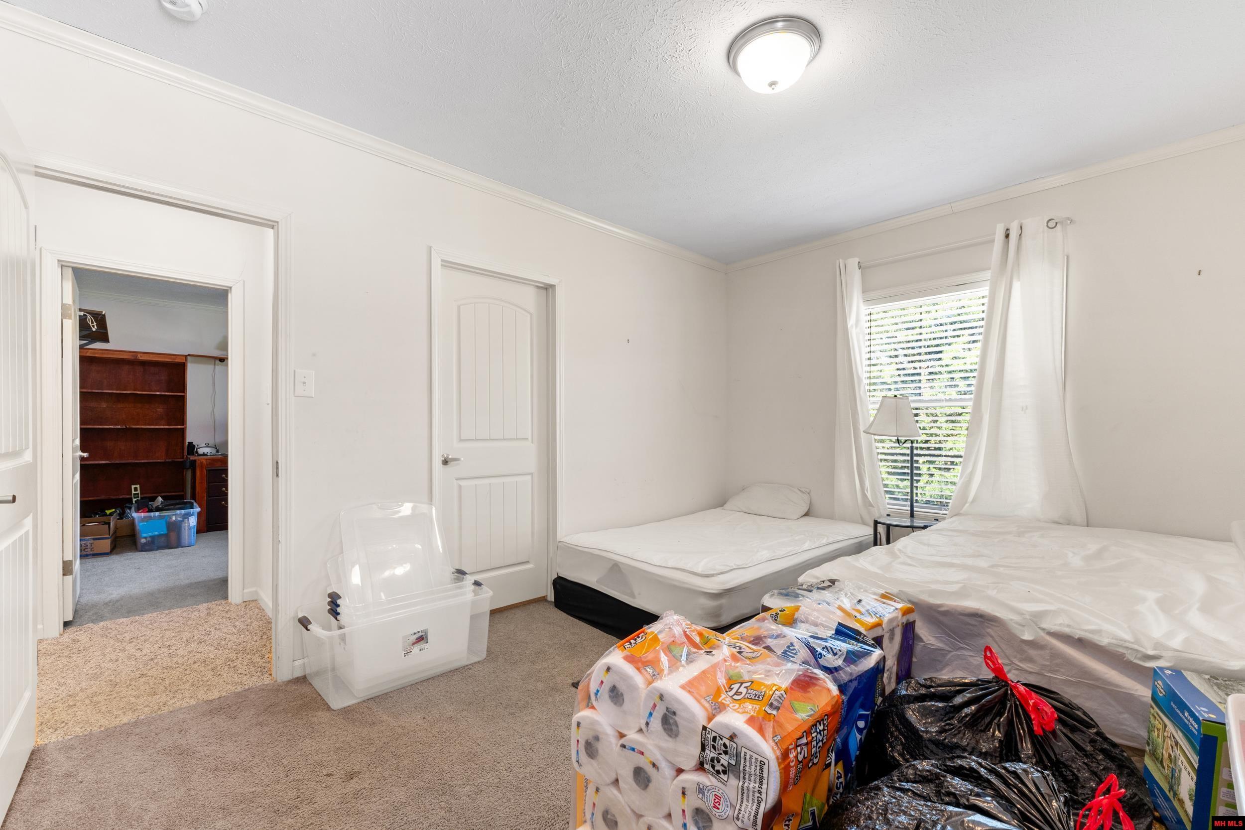 550 PEBBLECREEK DRIVE