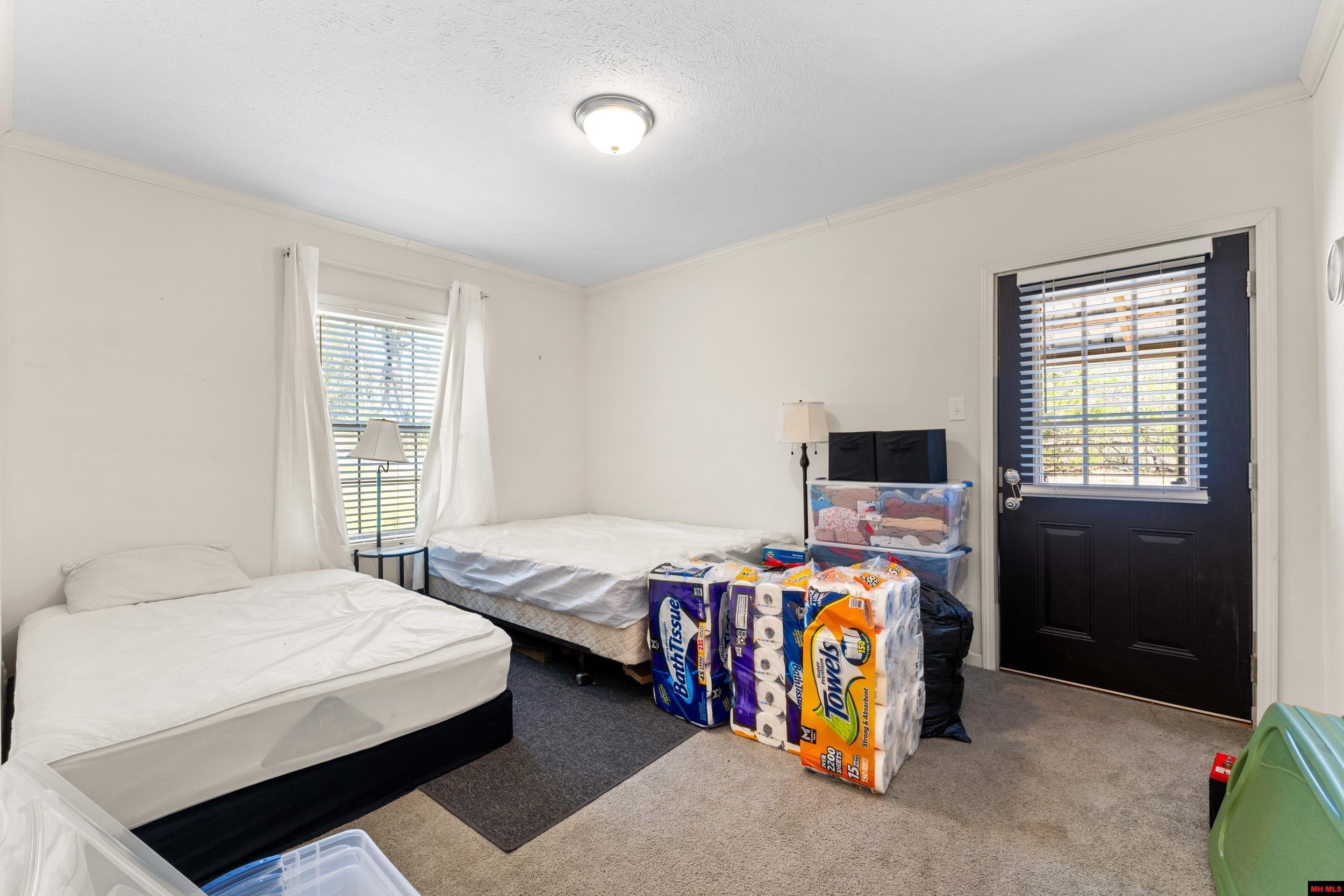 550 PEBBLECREEK DRIVE