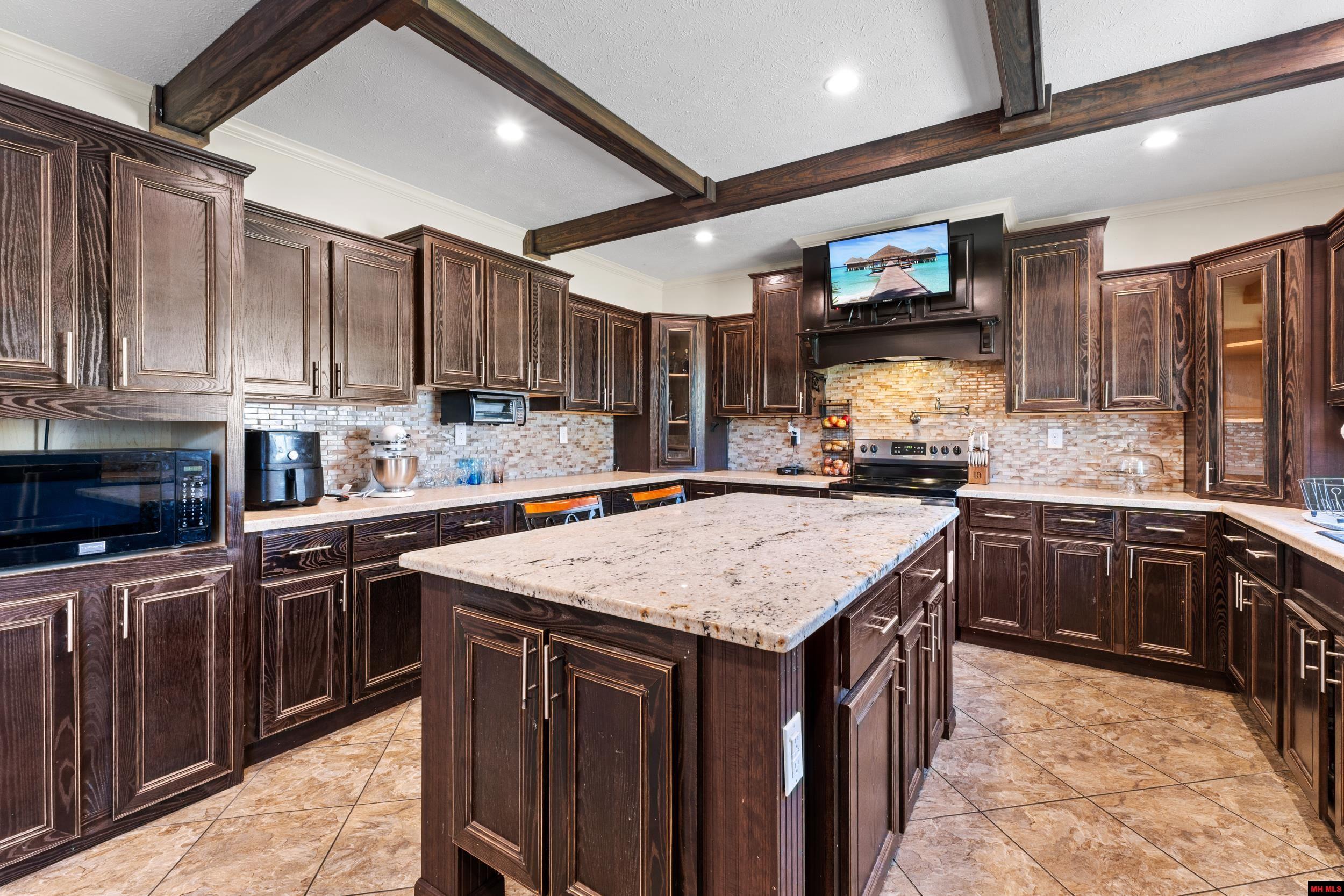550 PEBBLECREEK DRIVE