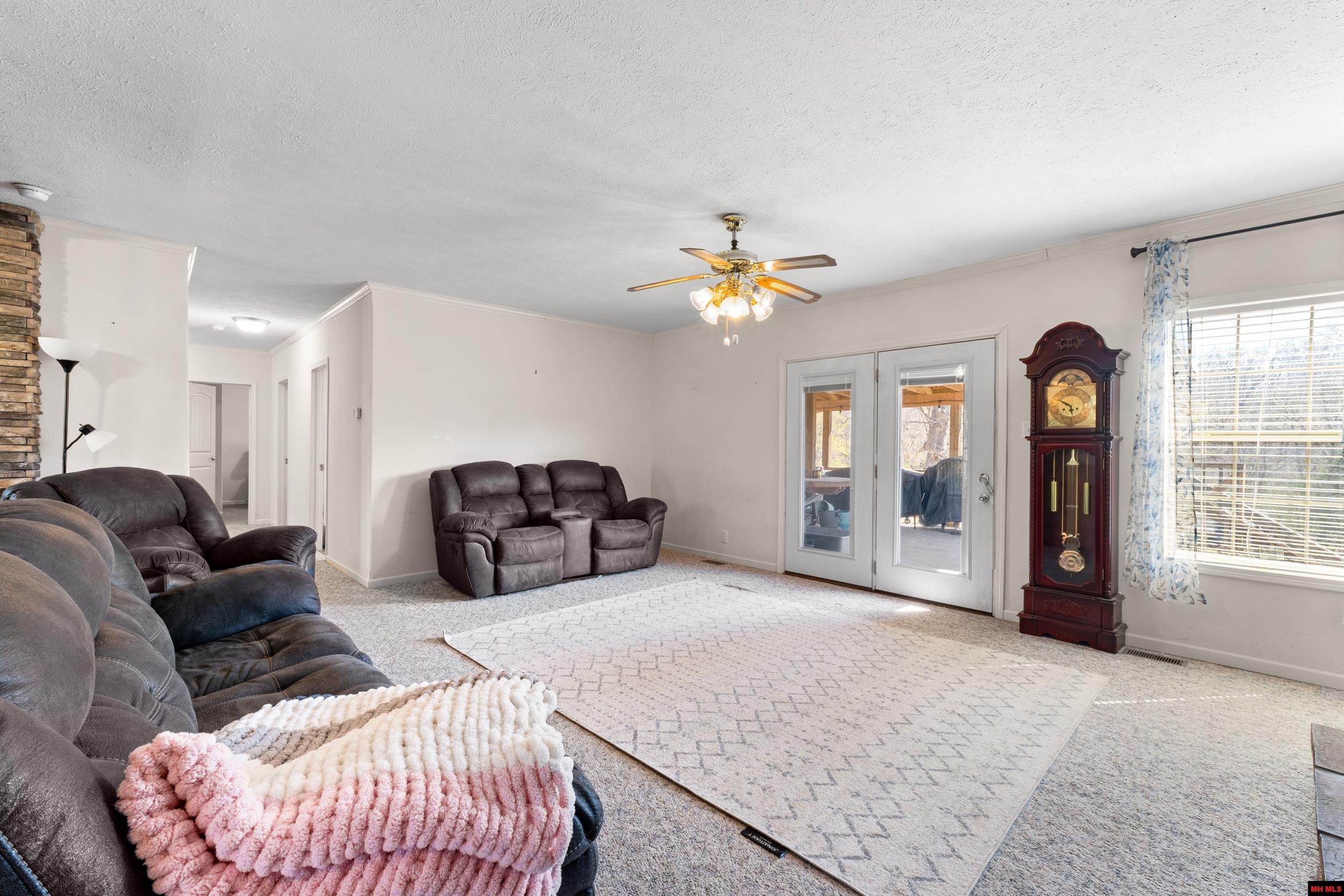 550 PEBBLECREEK DRIVE