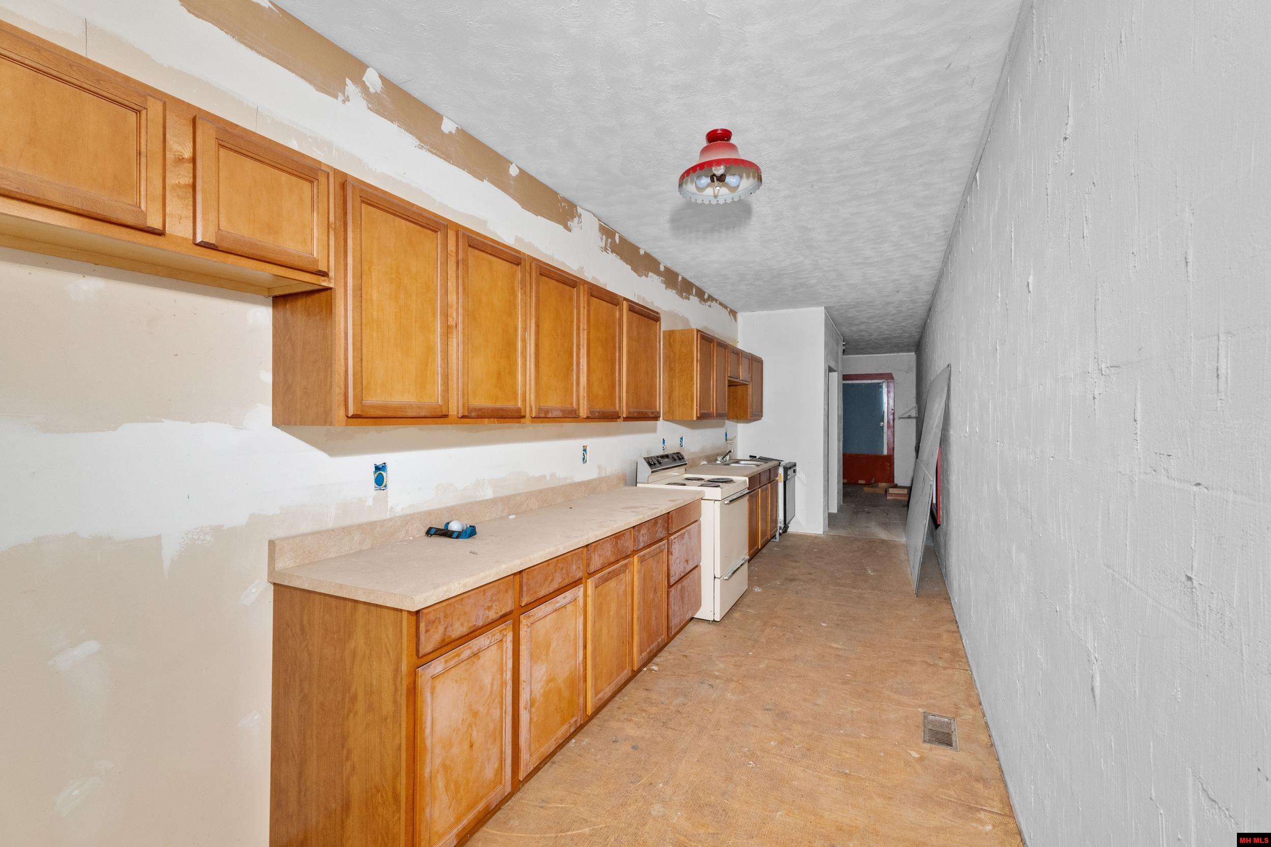 2169 HWY 62 WEST