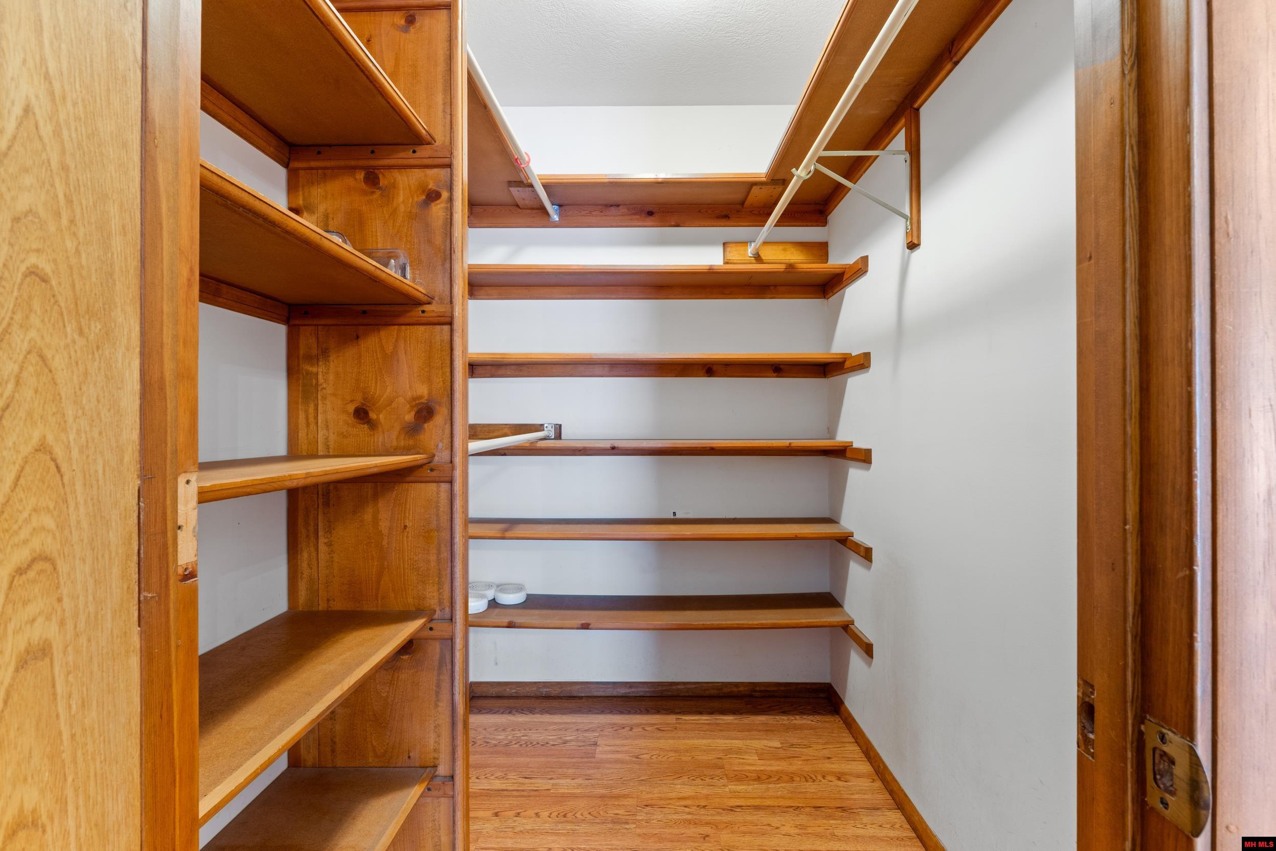 908 BAFFY DRIVE