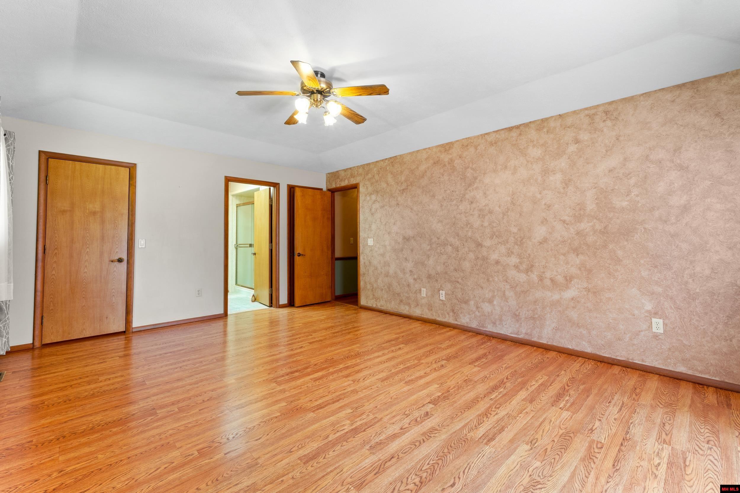 908 BAFFY DRIVE