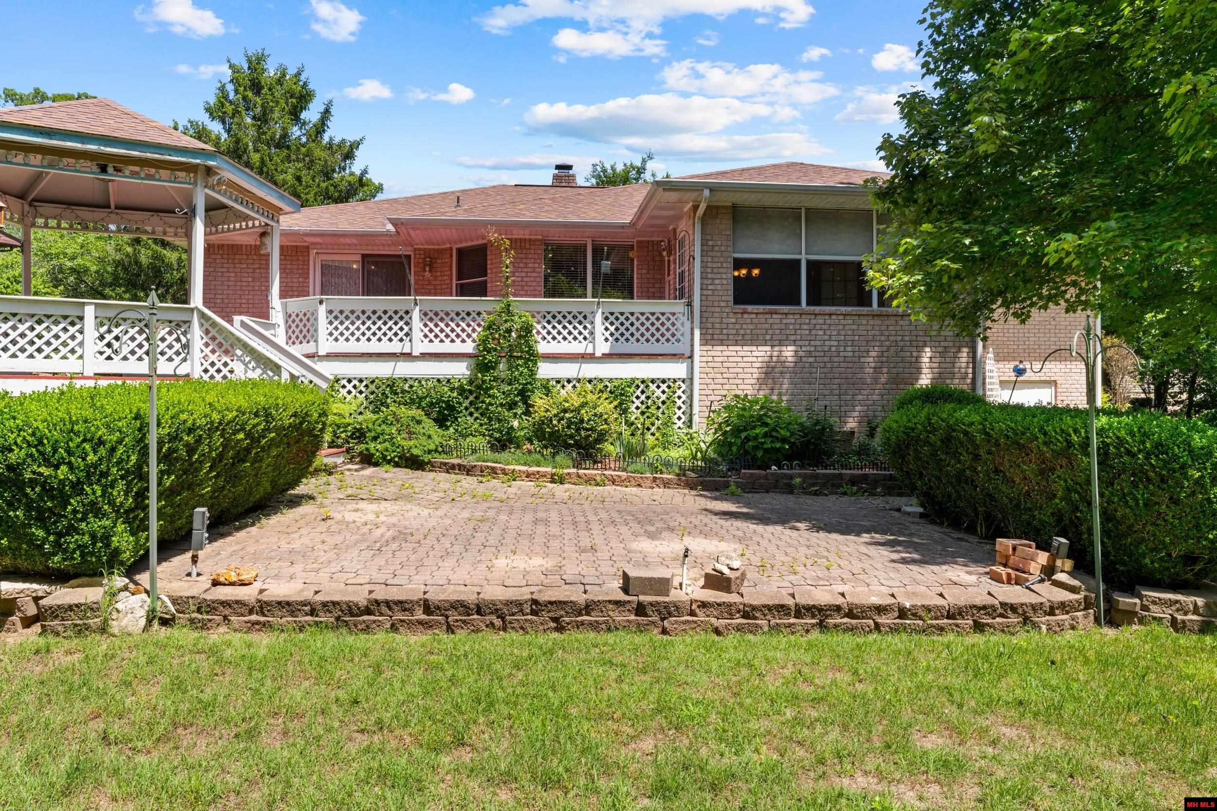 908 BAFFY DRIVE