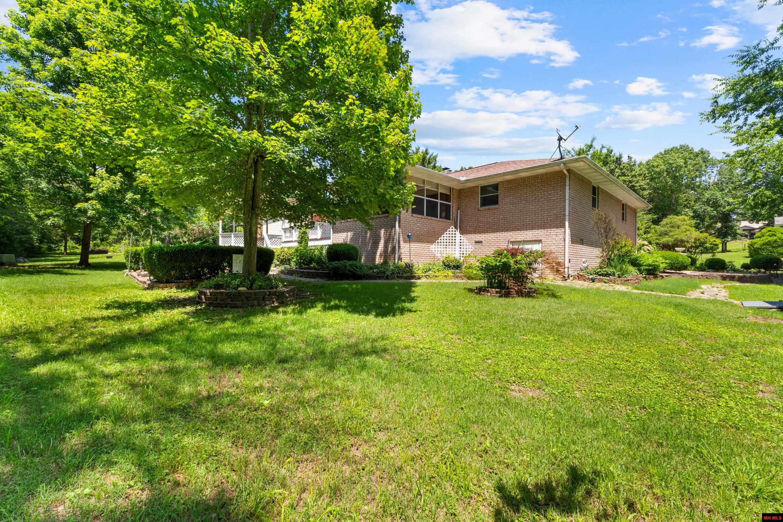 908 BAFFY DRIVE