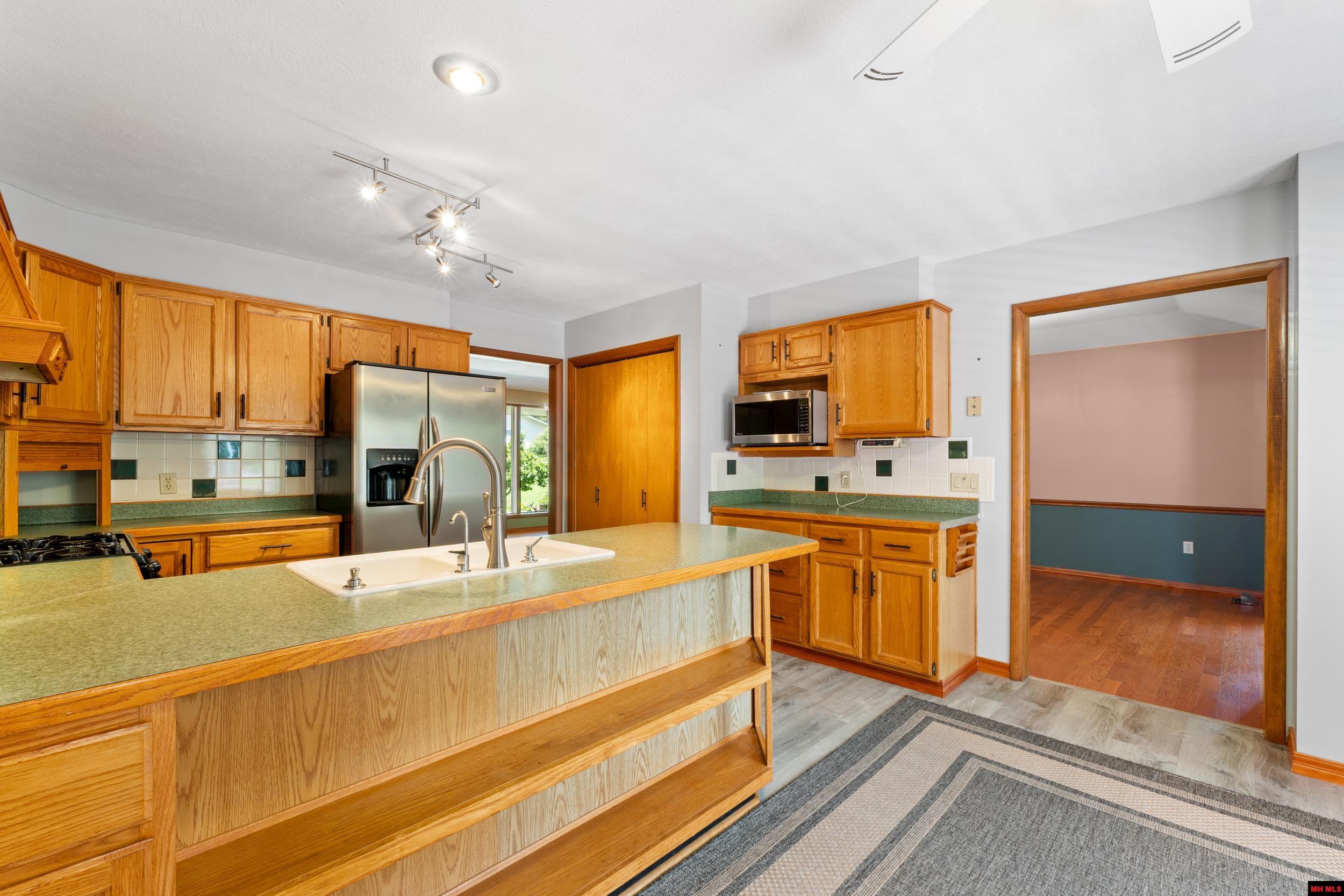 908 BAFFY DRIVE