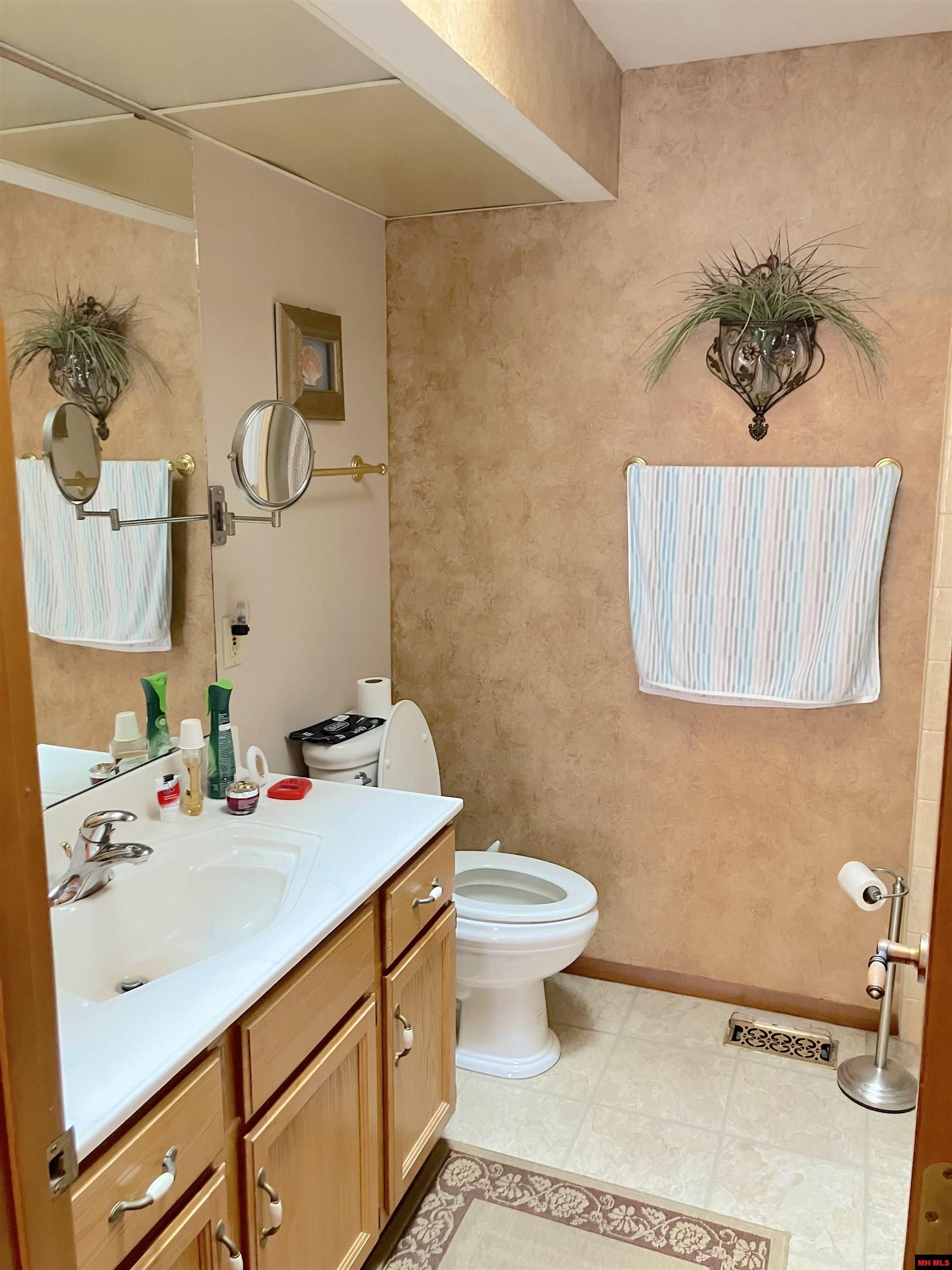 908 BAFFY DRIVE