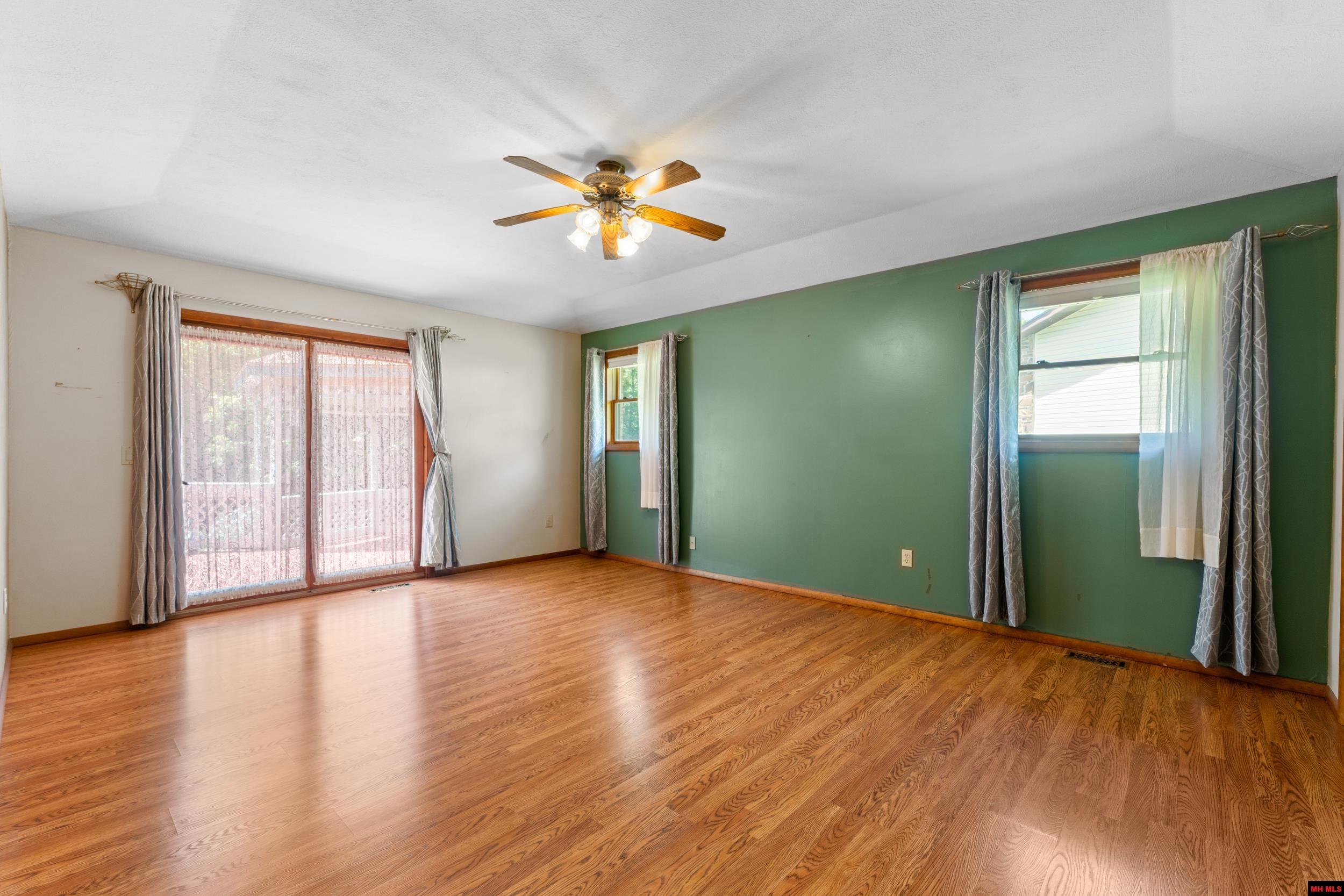 908 BAFFY DRIVE