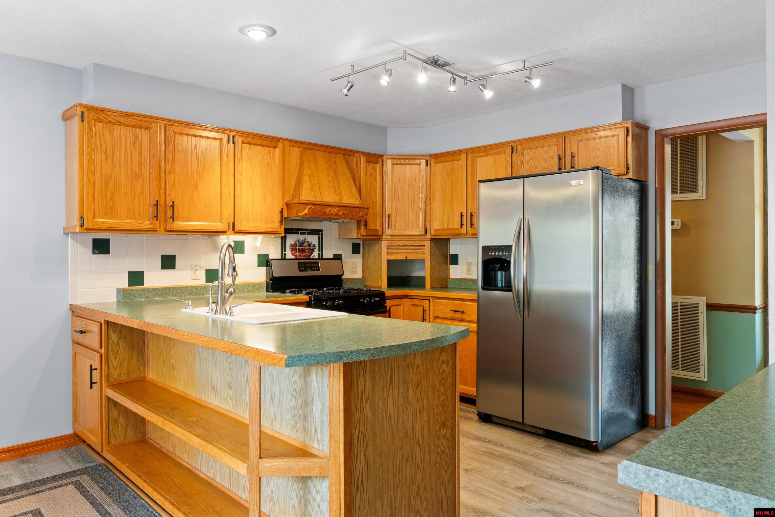 908 BAFFY DRIVE