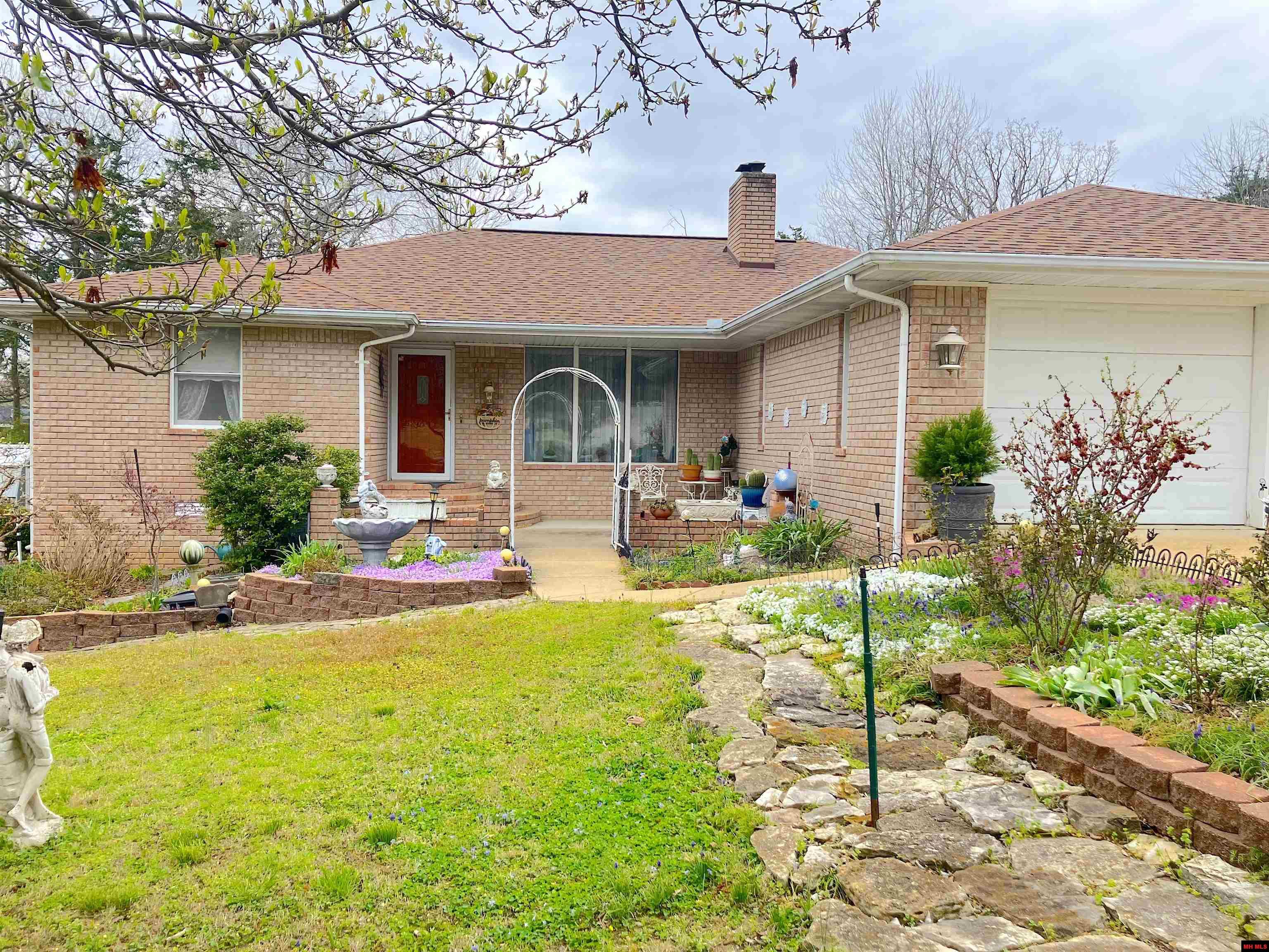 908 BAFFY DRIVE