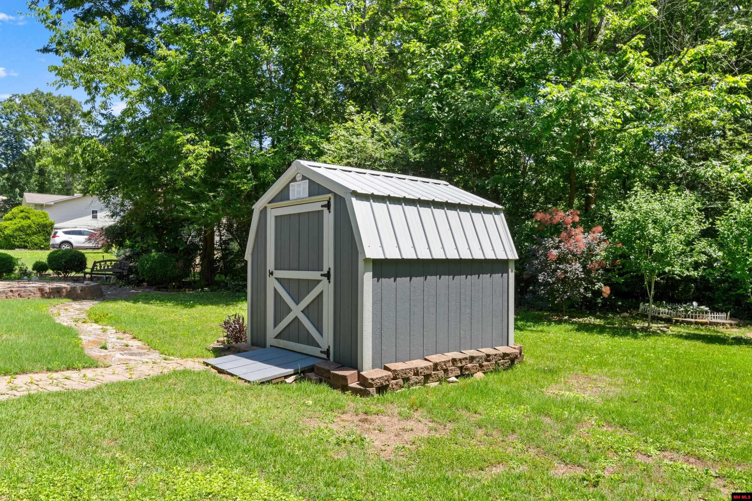 908 BAFFY DRIVE