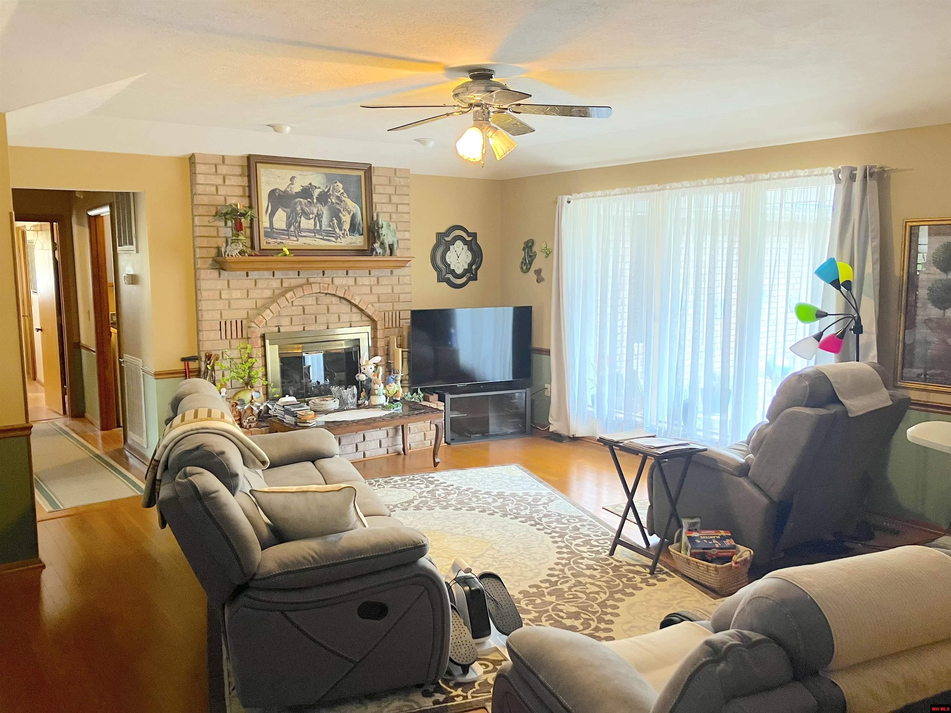908 BAFFY DRIVE