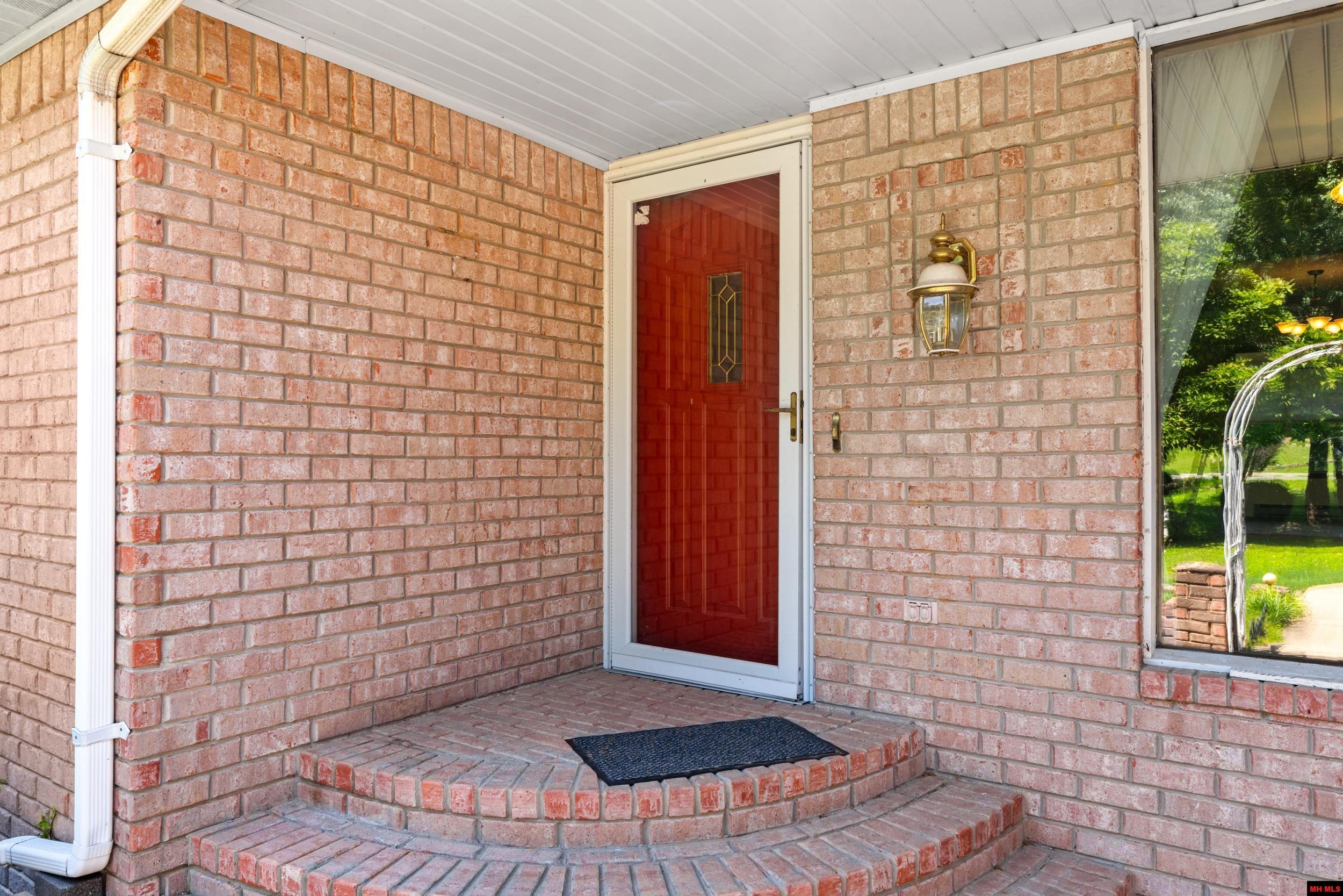 908 BAFFY DRIVE