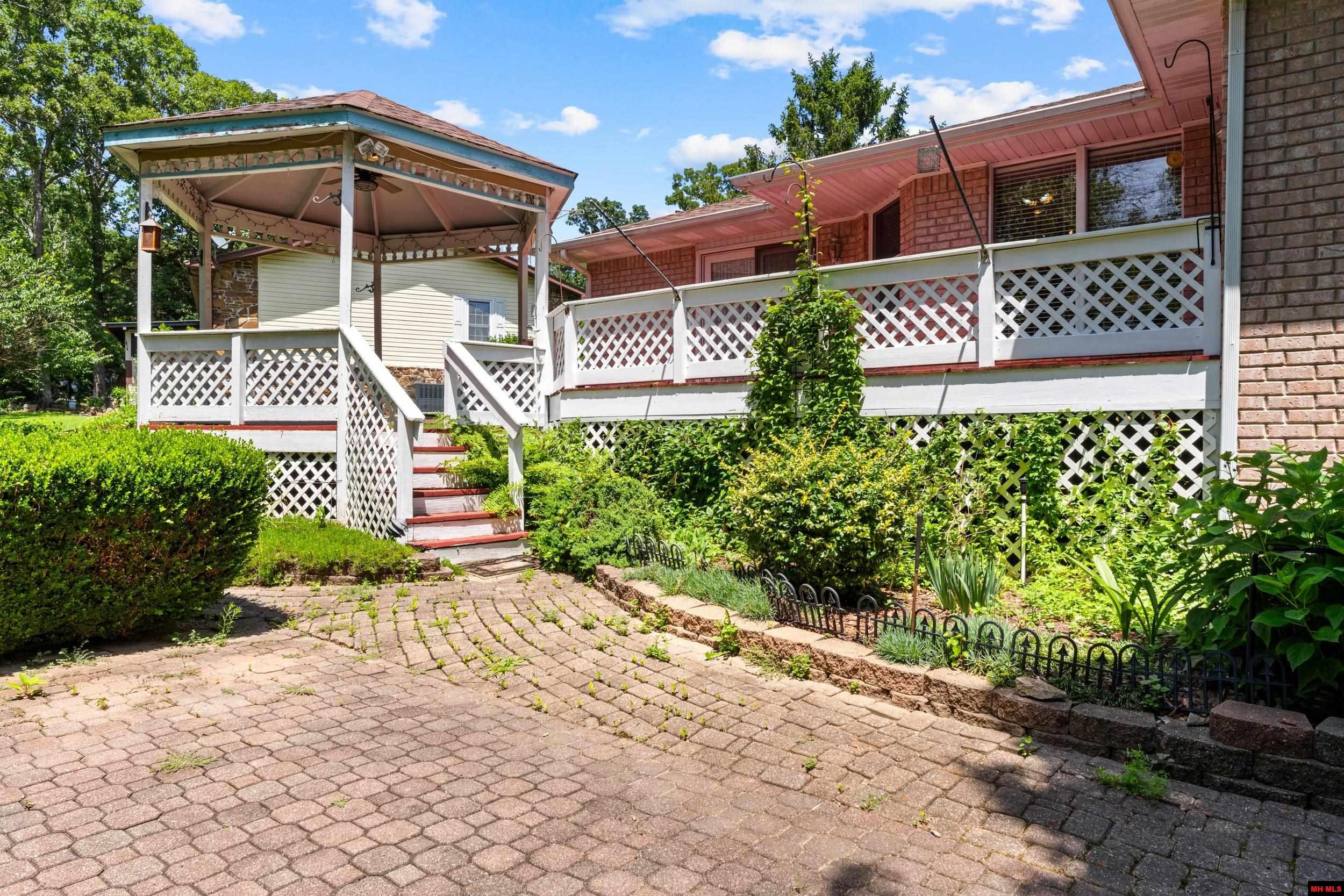 908 BAFFY DRIVE