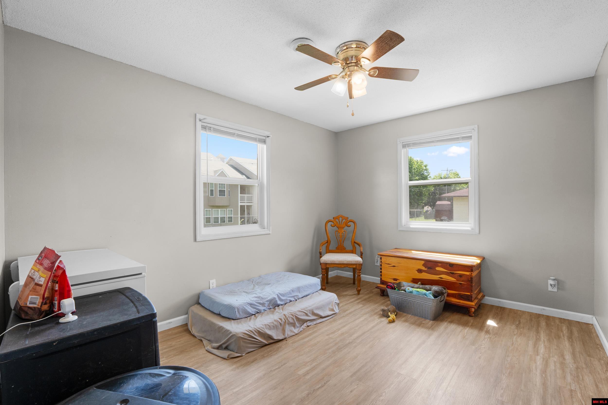 1123 RIDGECREST
