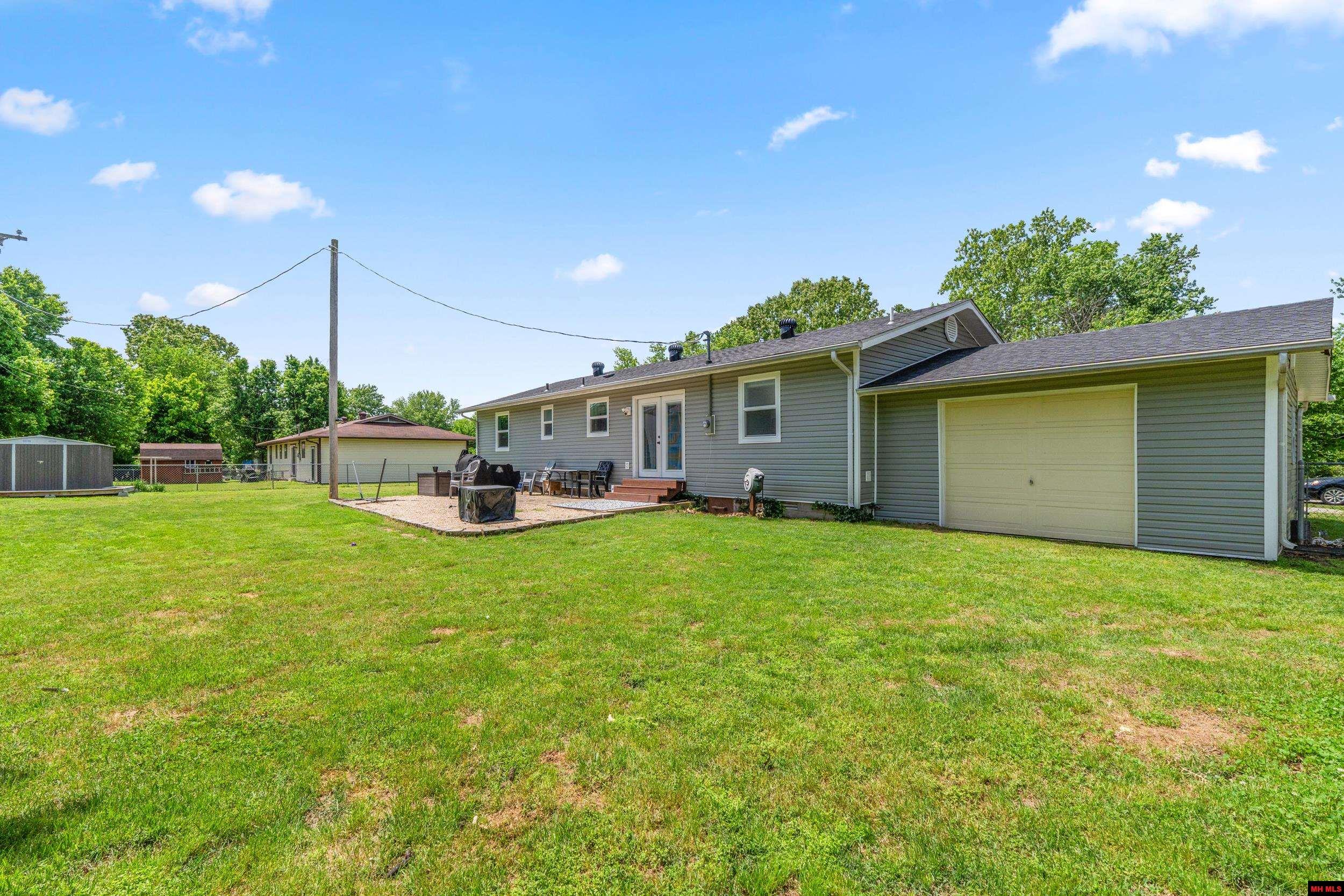 1123 RIDGECREST