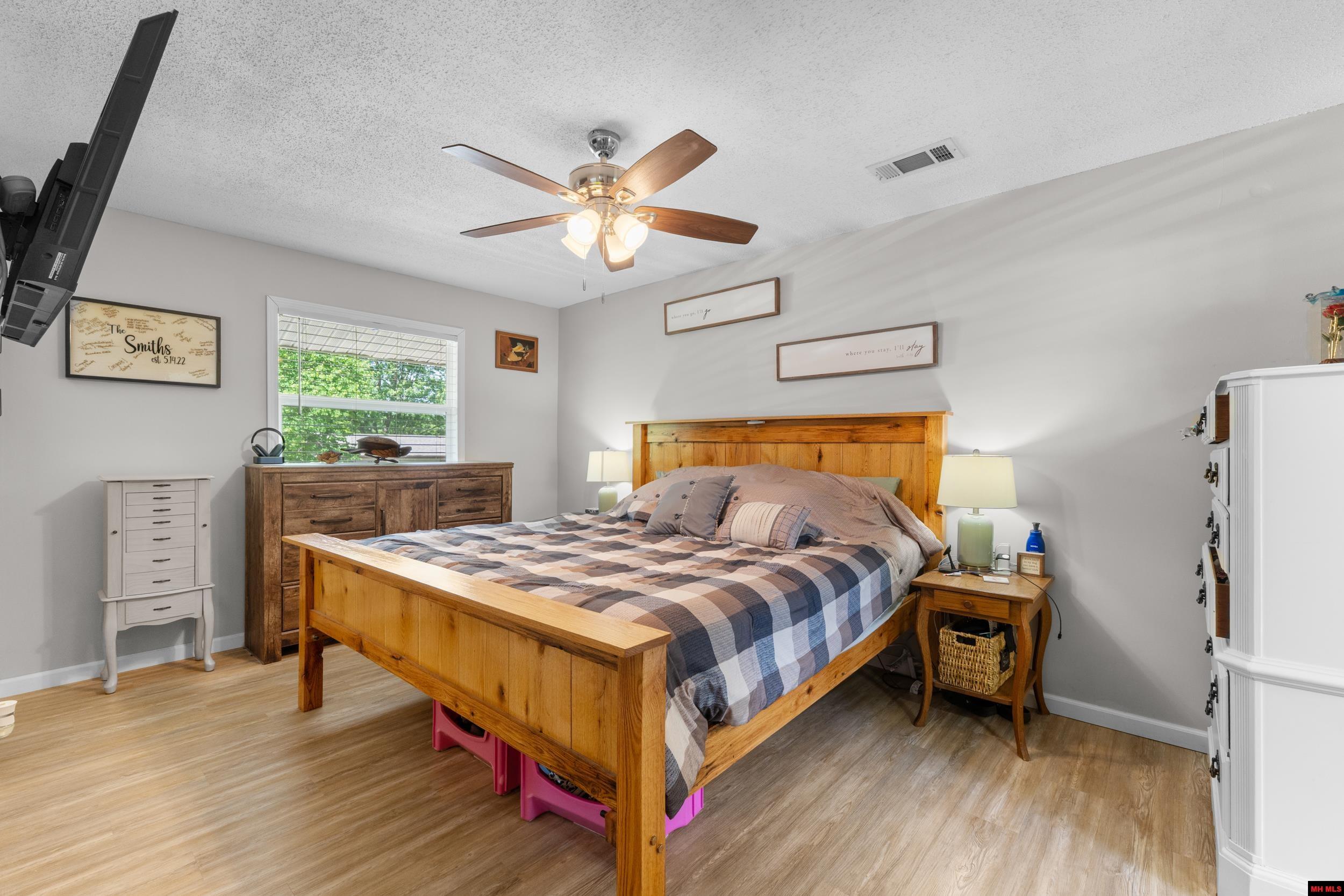 1123 RIDGECREST