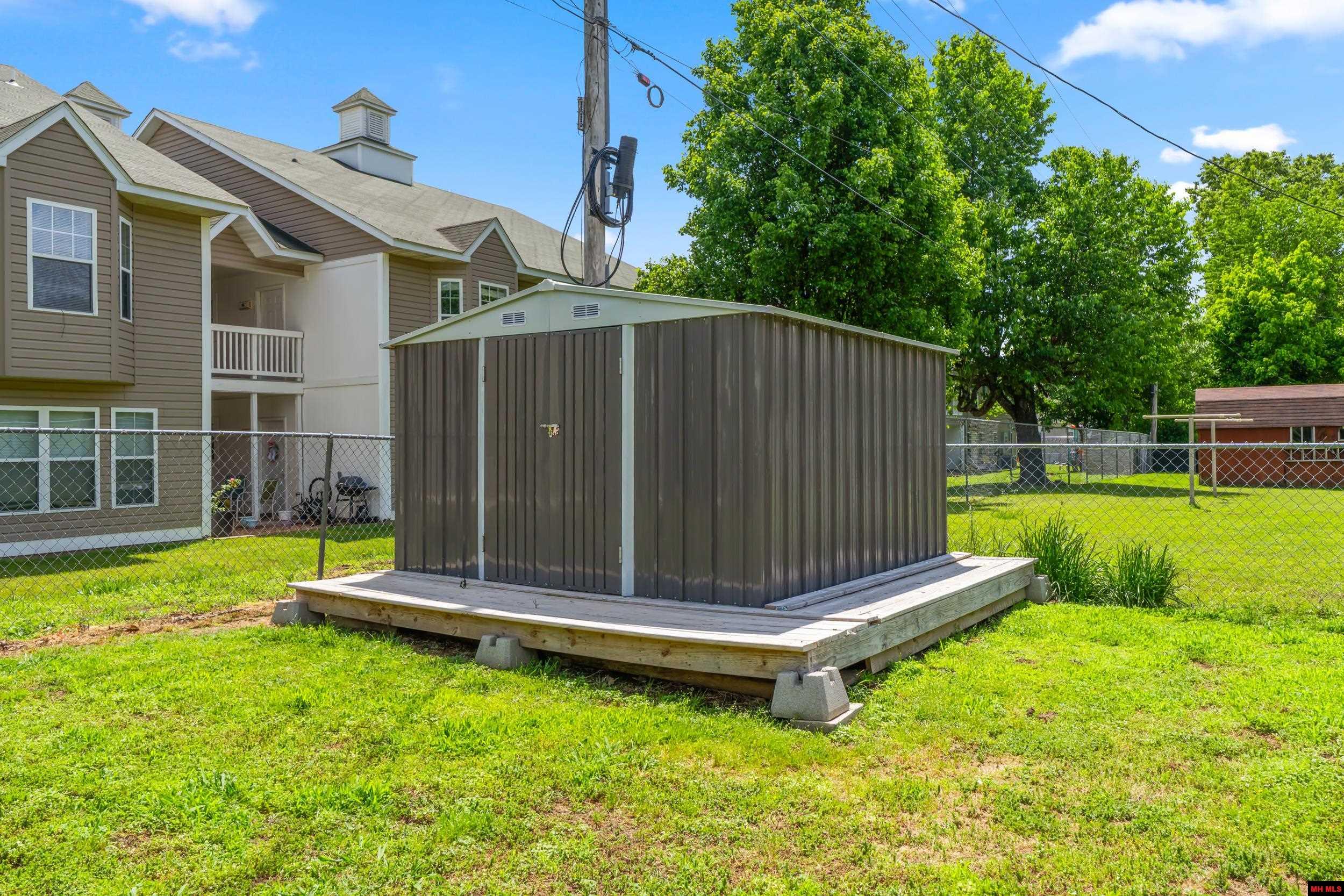 1123 RIDGECREST
