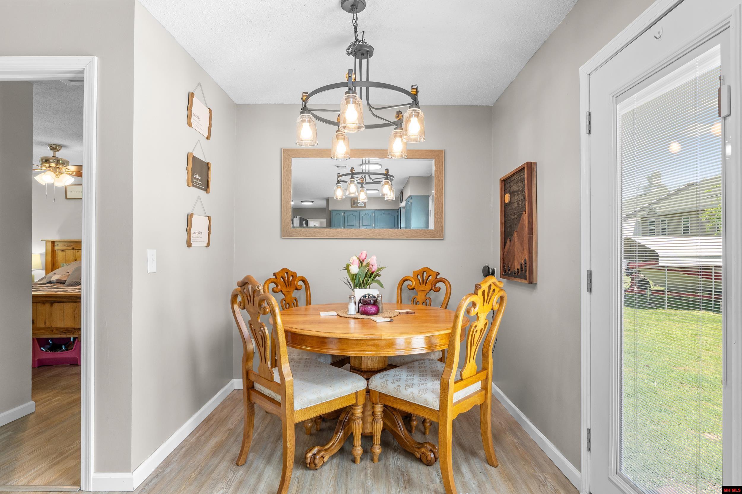 1123 RIDGECREST