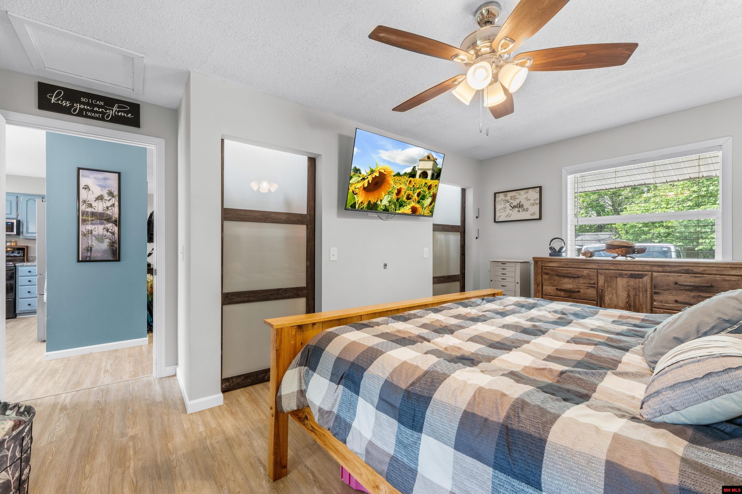 1123 RIDGECREST