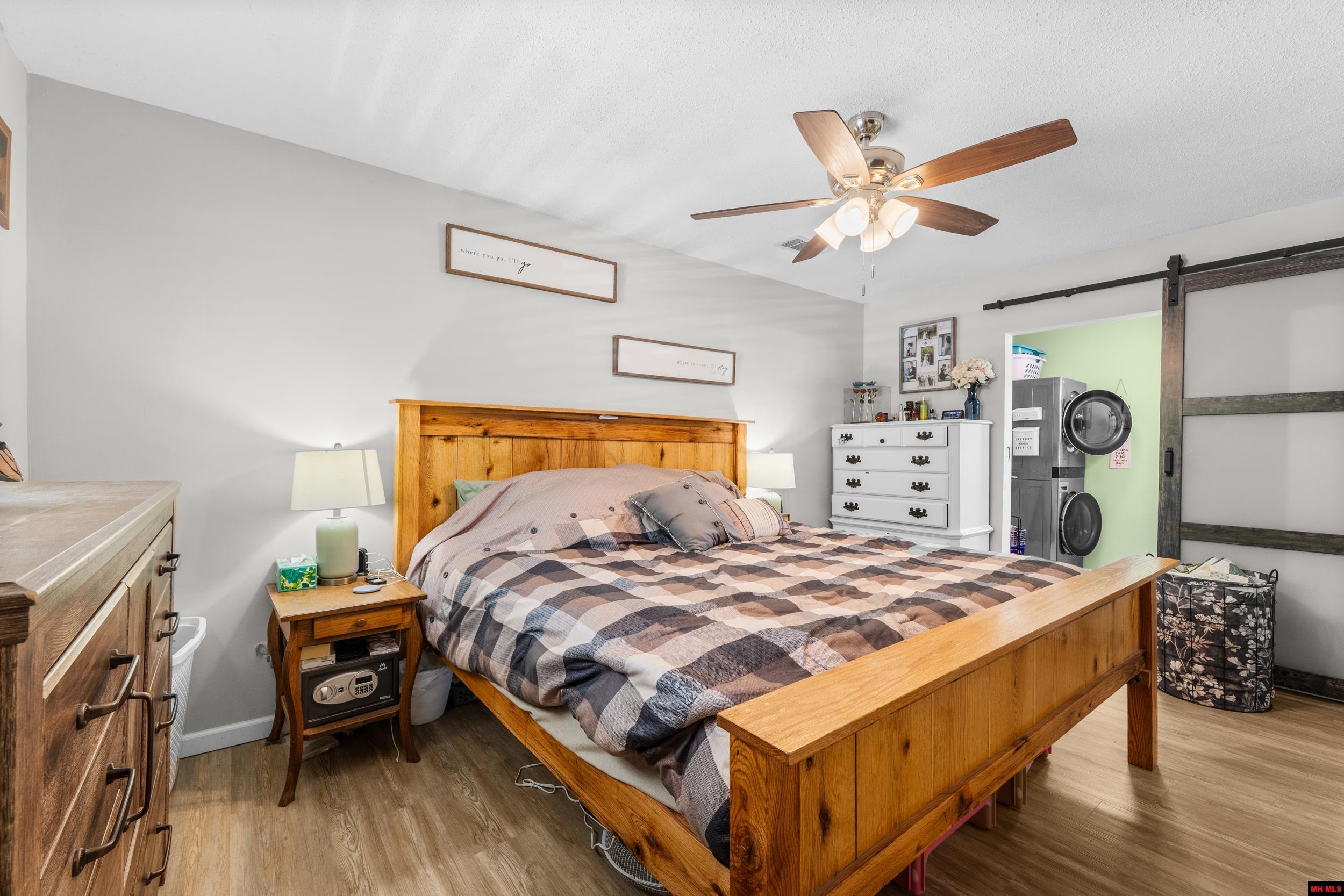 1123 RIDGECREST