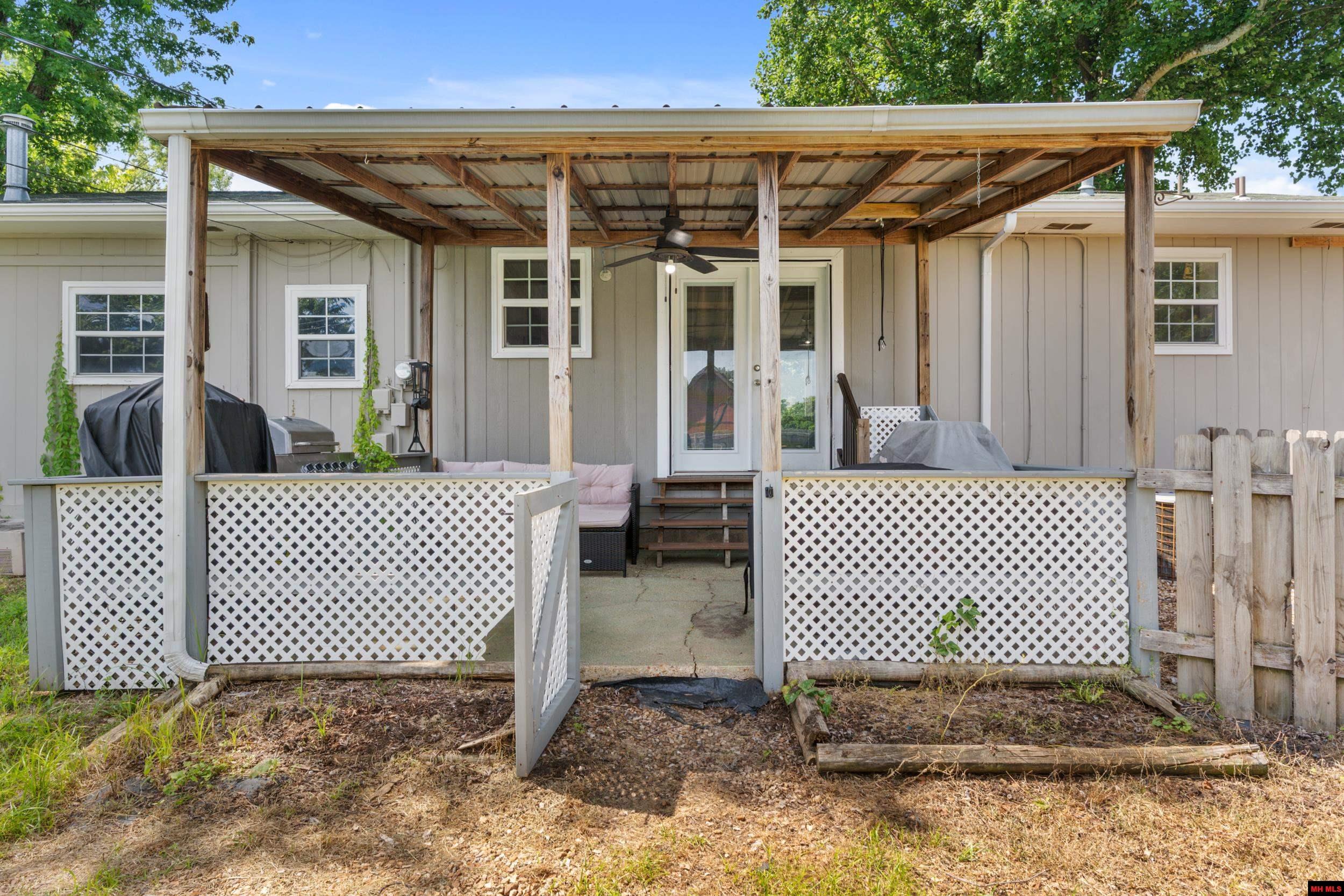 408 E SANFORD STREET