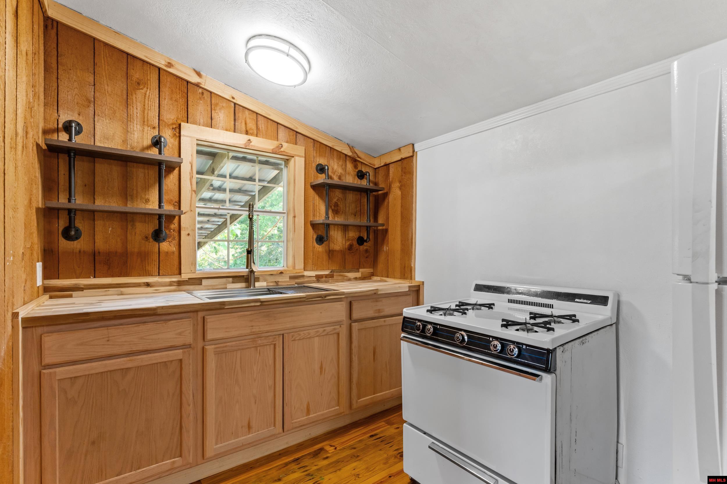 19 CAMPGROUND ROAD