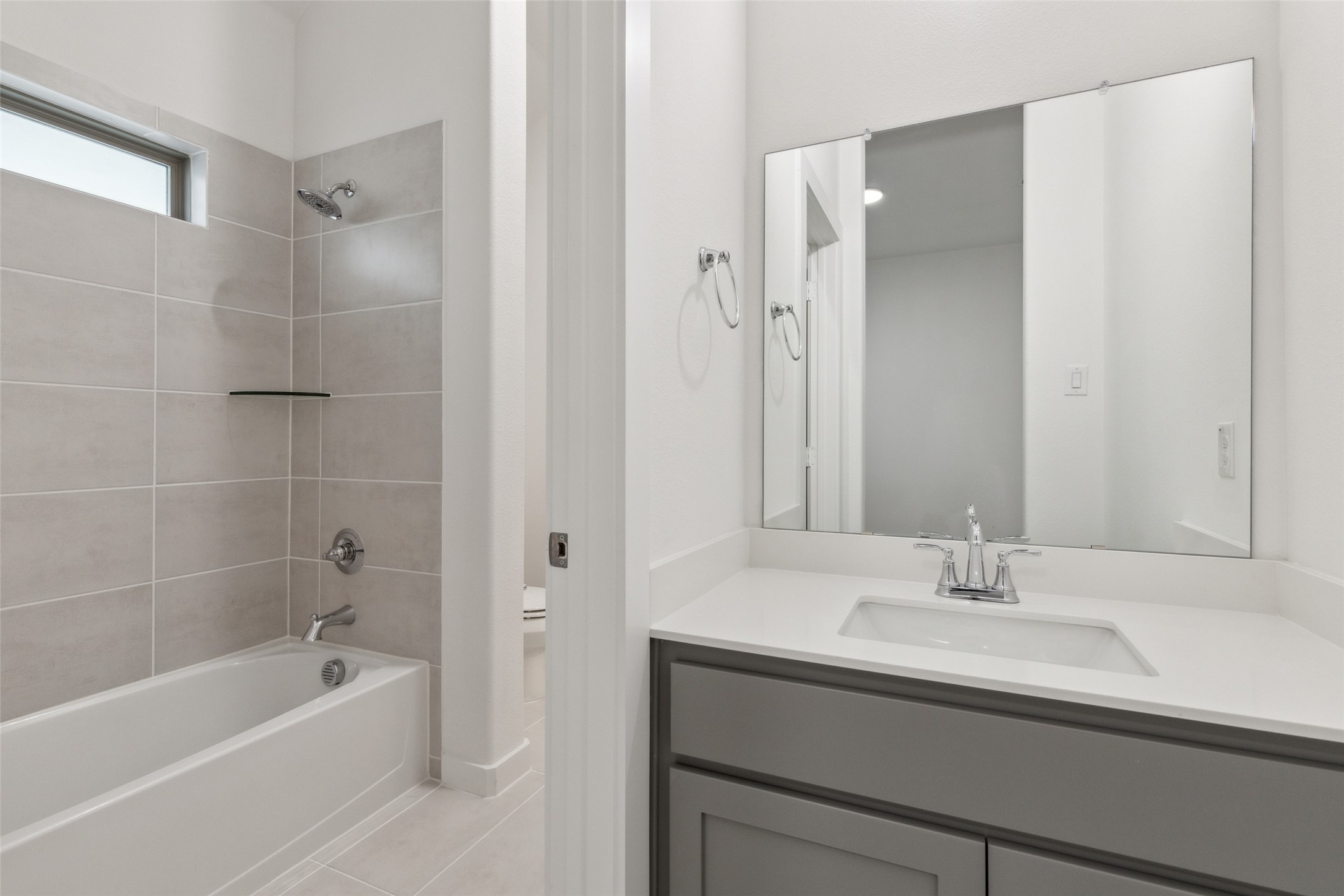 164 Bright Alcove
