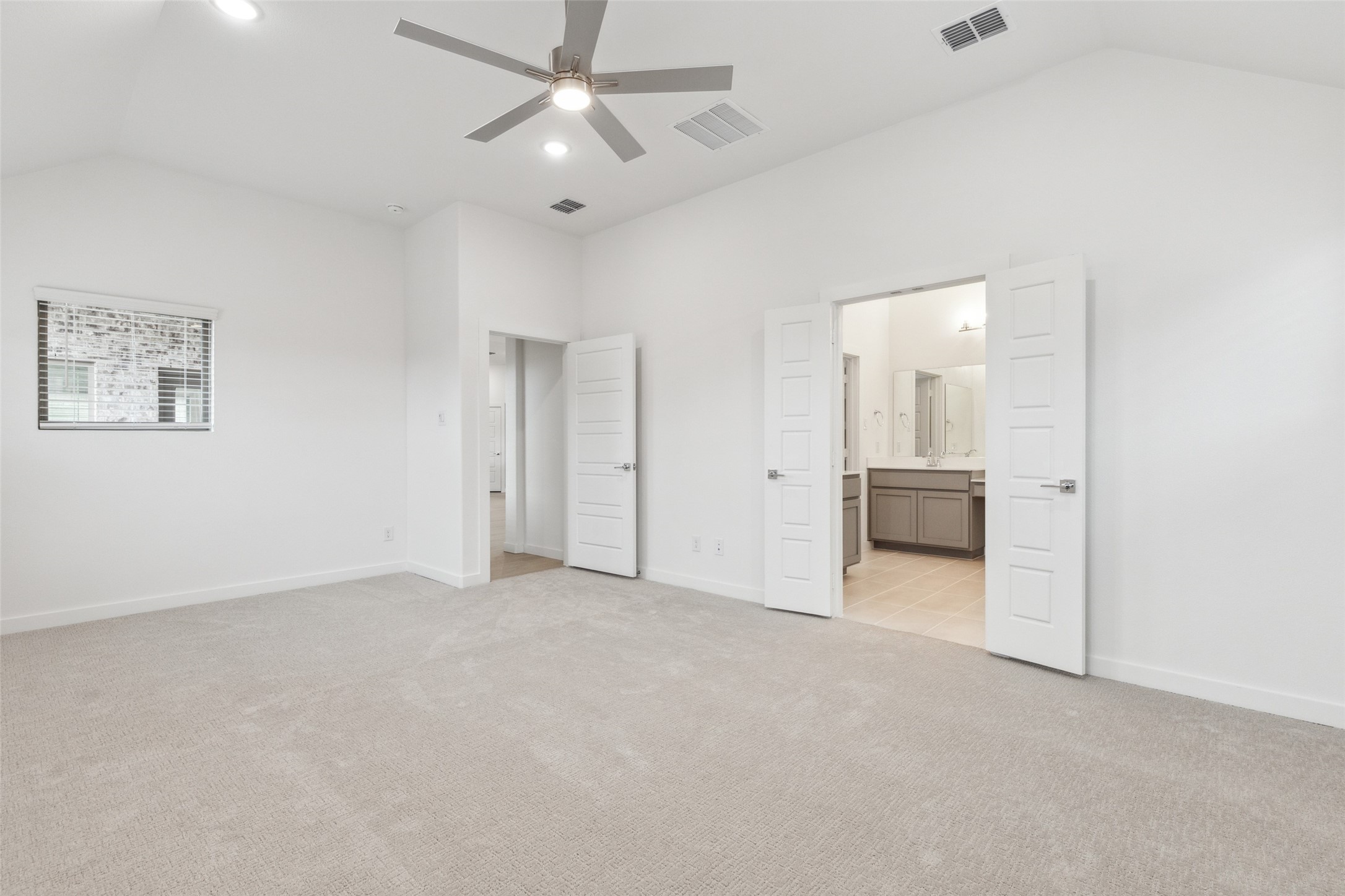 164 Bright Alcove