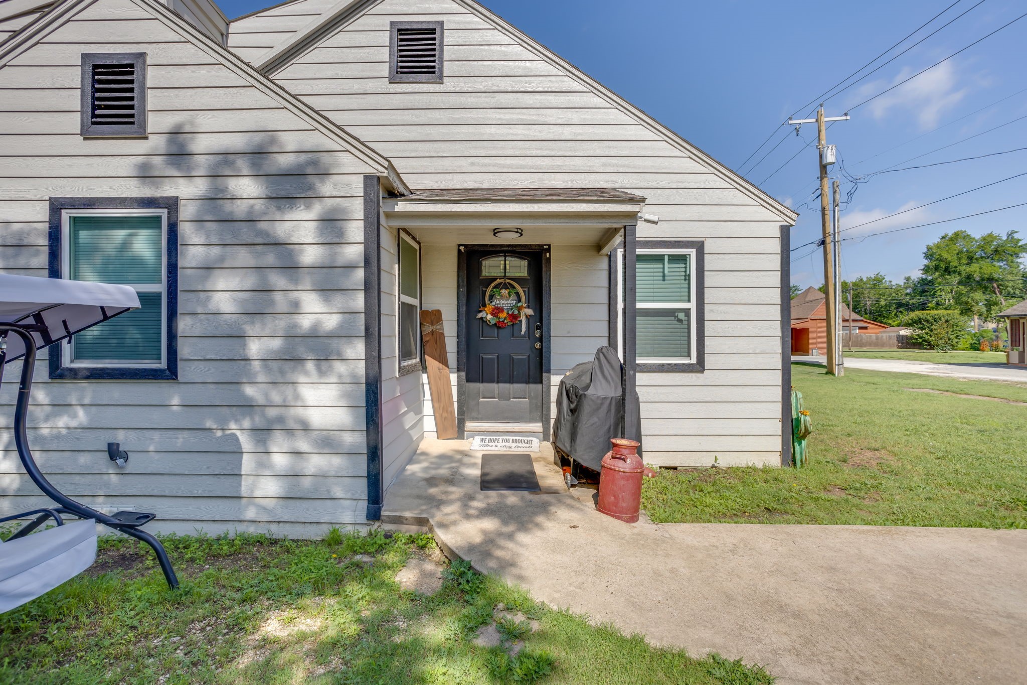 109 W Purdom Avenue